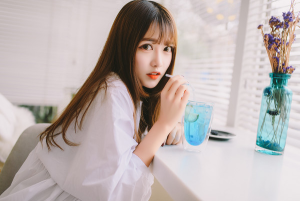 纯白-二次元COS分享次元吧