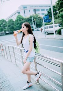 悠悠-二次元COS分享次元吧