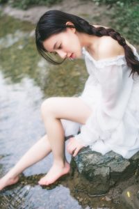 清潭映肤白-二次元COS分享次元吧