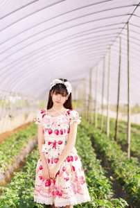 草莓姑娘-二次元COS分享次元吧