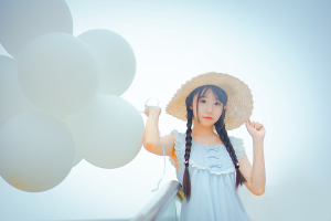 初夏白气球-二次元COS分享次元吧