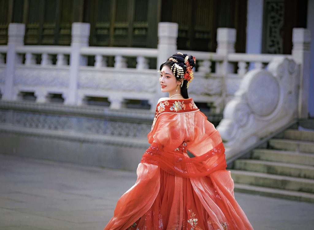 图片[9]-二次元COS分享【汉服】国庆 最喜欢的颜色是中国红🇨🇳 ​​​-二次元COS分享次元吧