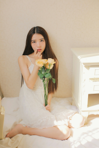 鲜花，阳光和少女-二次元COS分享次元吧