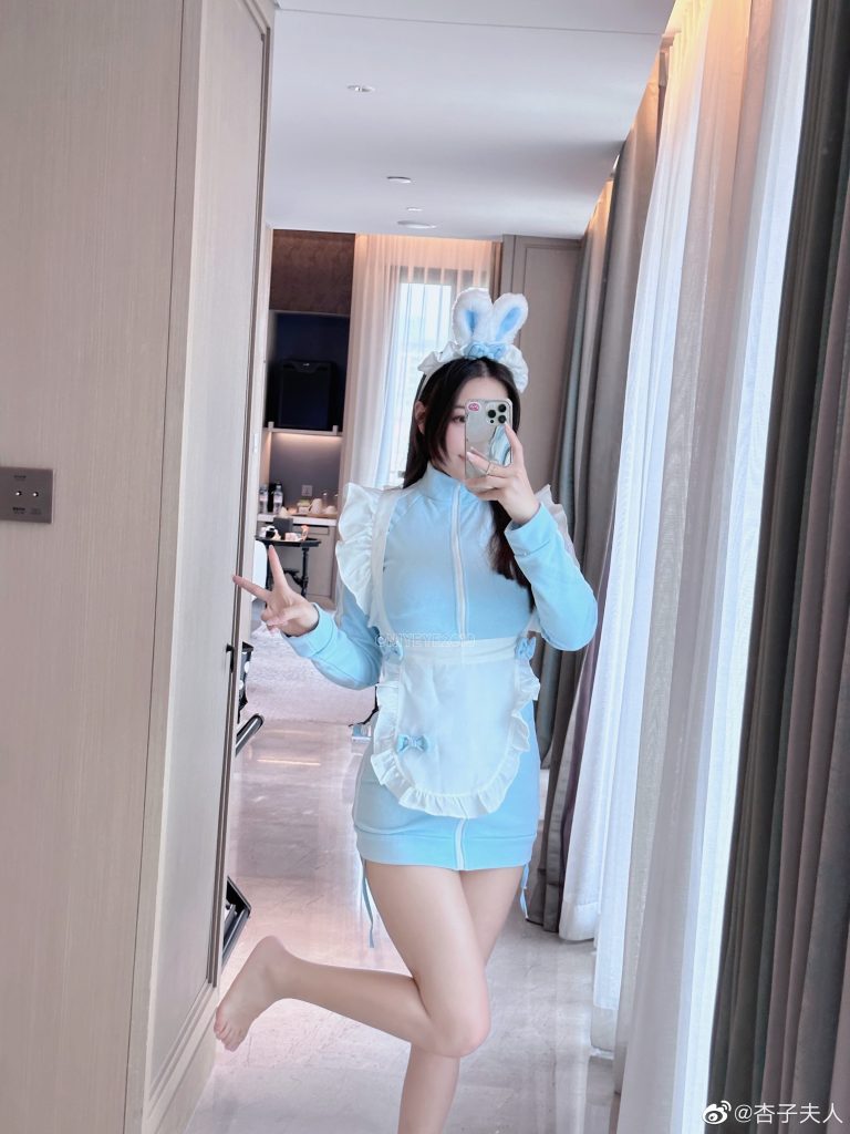 图片[1]-二次元COS分享[写真]杏子夫人 淡蓝色-二次元COS分享次元吧