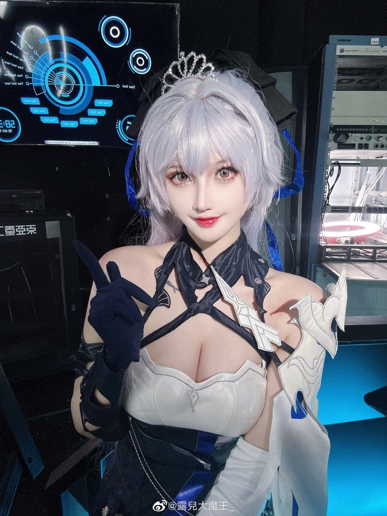 图片[1]-二次元COS分享[COS]这是谁的大鸭鸭~-二次元COS分享次元吧