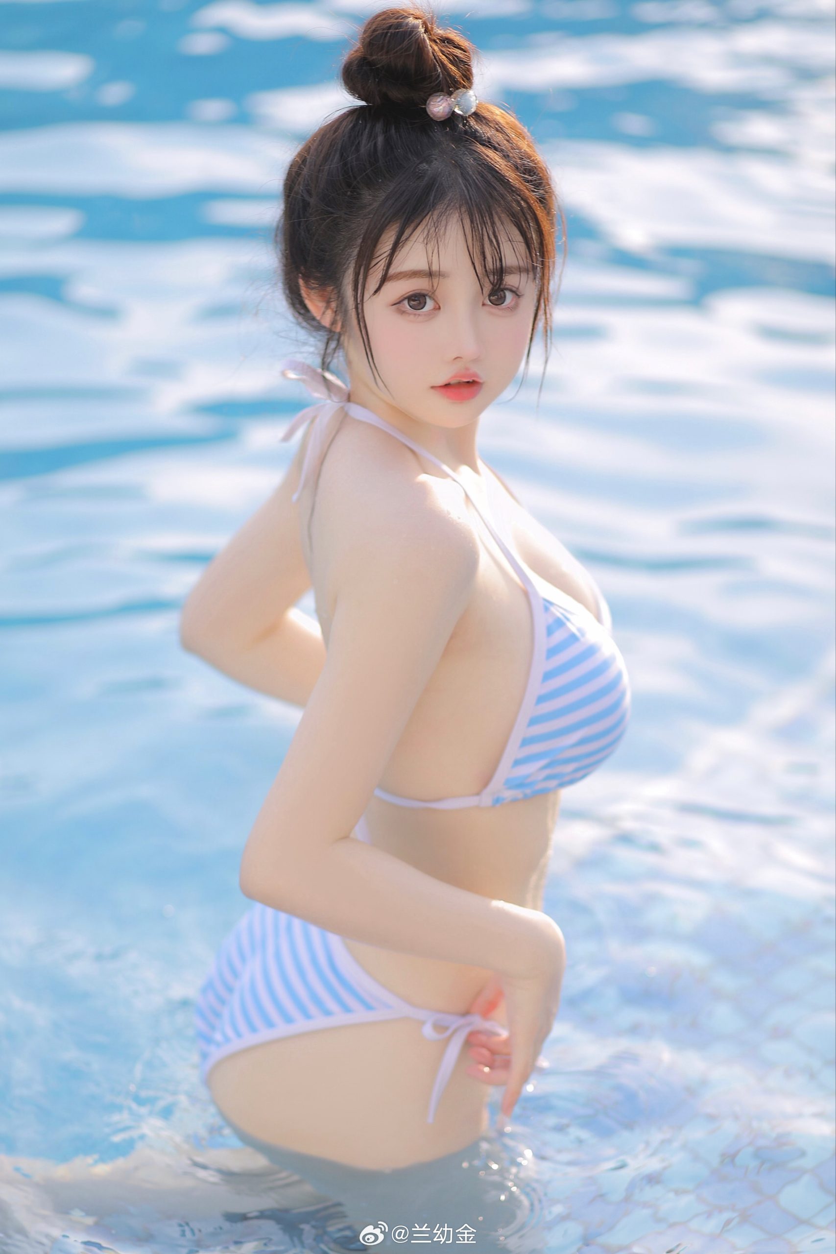 图片[11]-二次元COS分享[写真]幼金の泳池比基尼写真👙-二次元COS分享次元吧