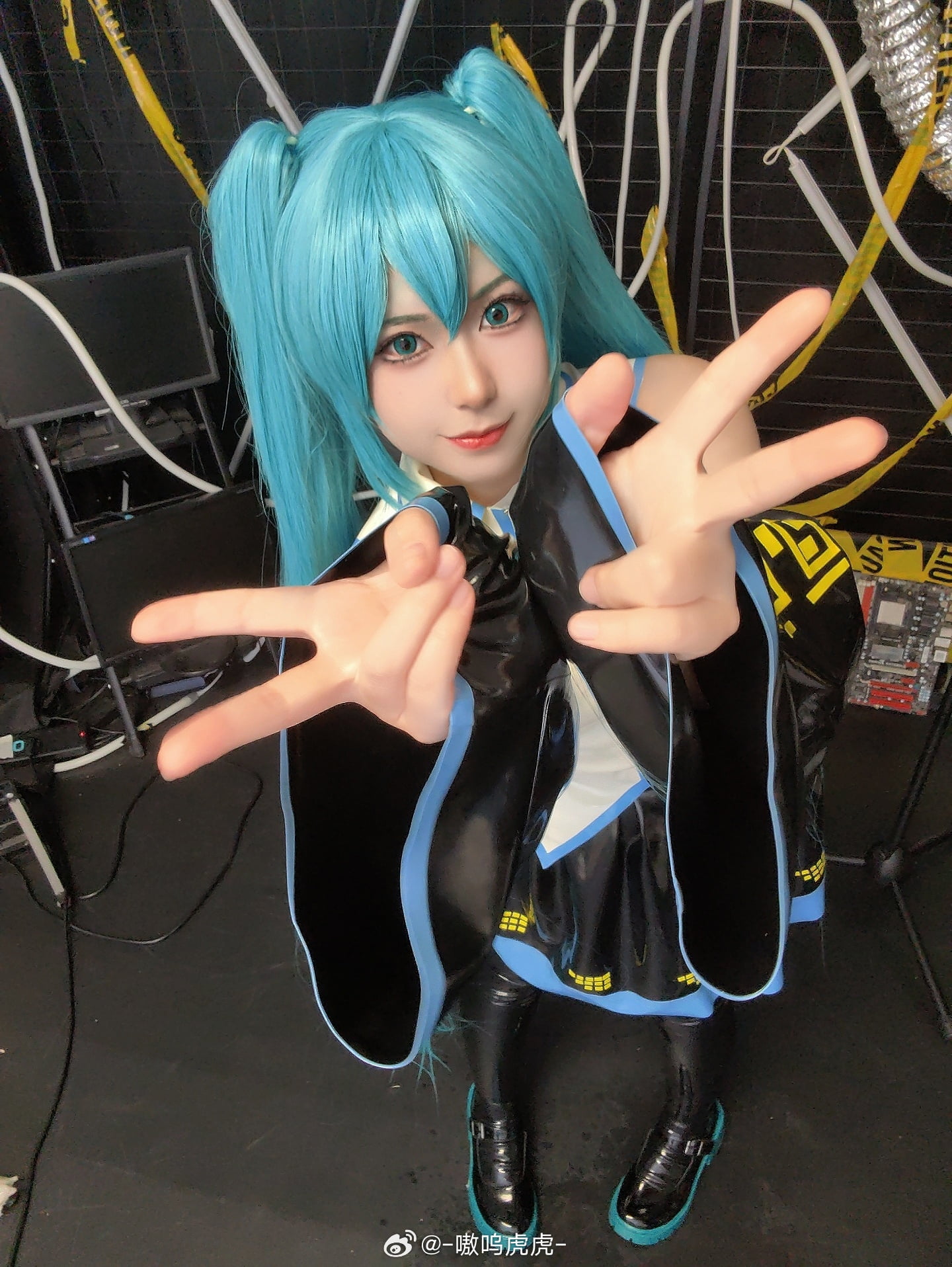 图片[3]-二次元COS分享[COSplay]初音自拍四连 ​​​-二次元COS分享次元吧