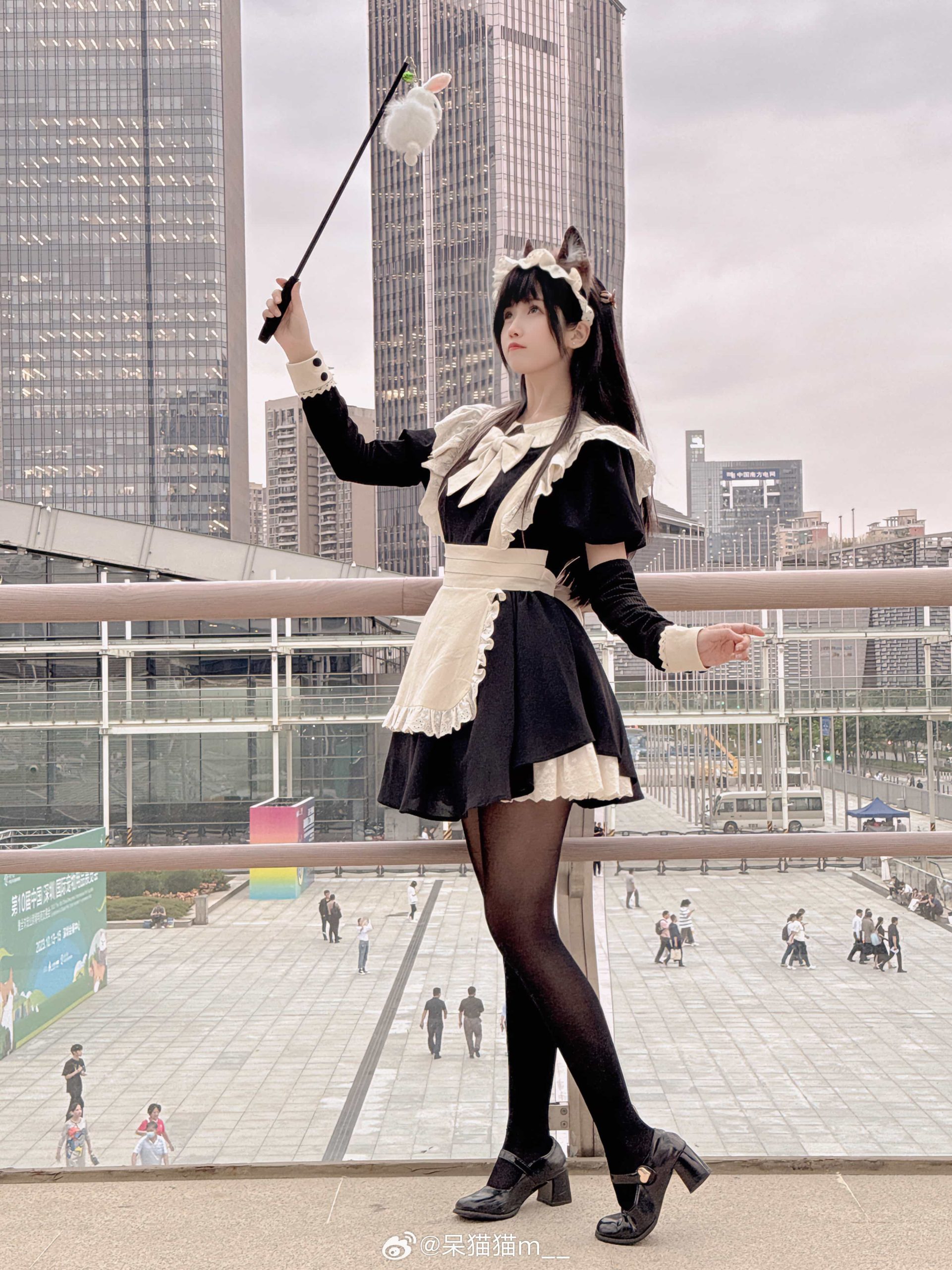 图片[1]-二次元COS分享[COSplay]穿女仆装出门叫你主人，你敢答应吗-二次元COS分享次元吧