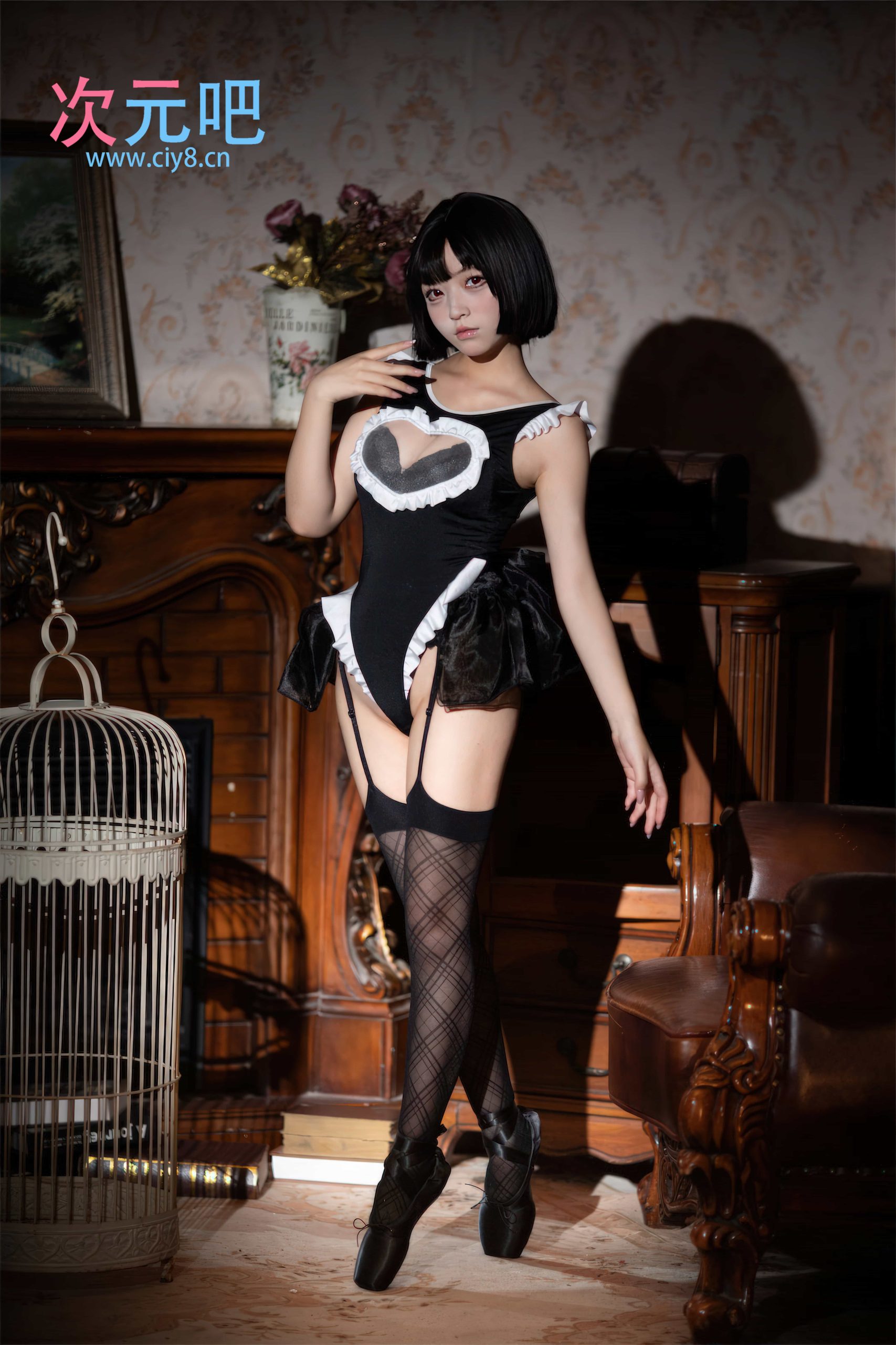 图片[1]-二次元COS分享花铃 – 马戏团芭蕾 吊带袜高叉-二次元COS分享次元吧