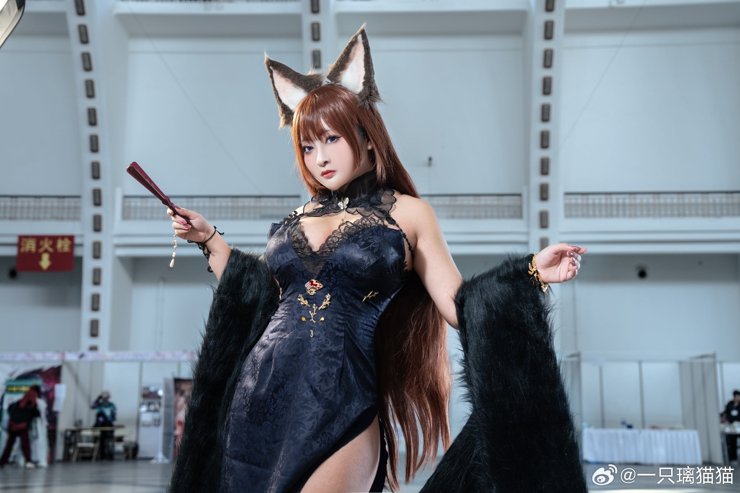 图片[1]-二次元COS分享[COSplay]天城 白红鸢的闲暇片刻-二次元COS分享次元吧