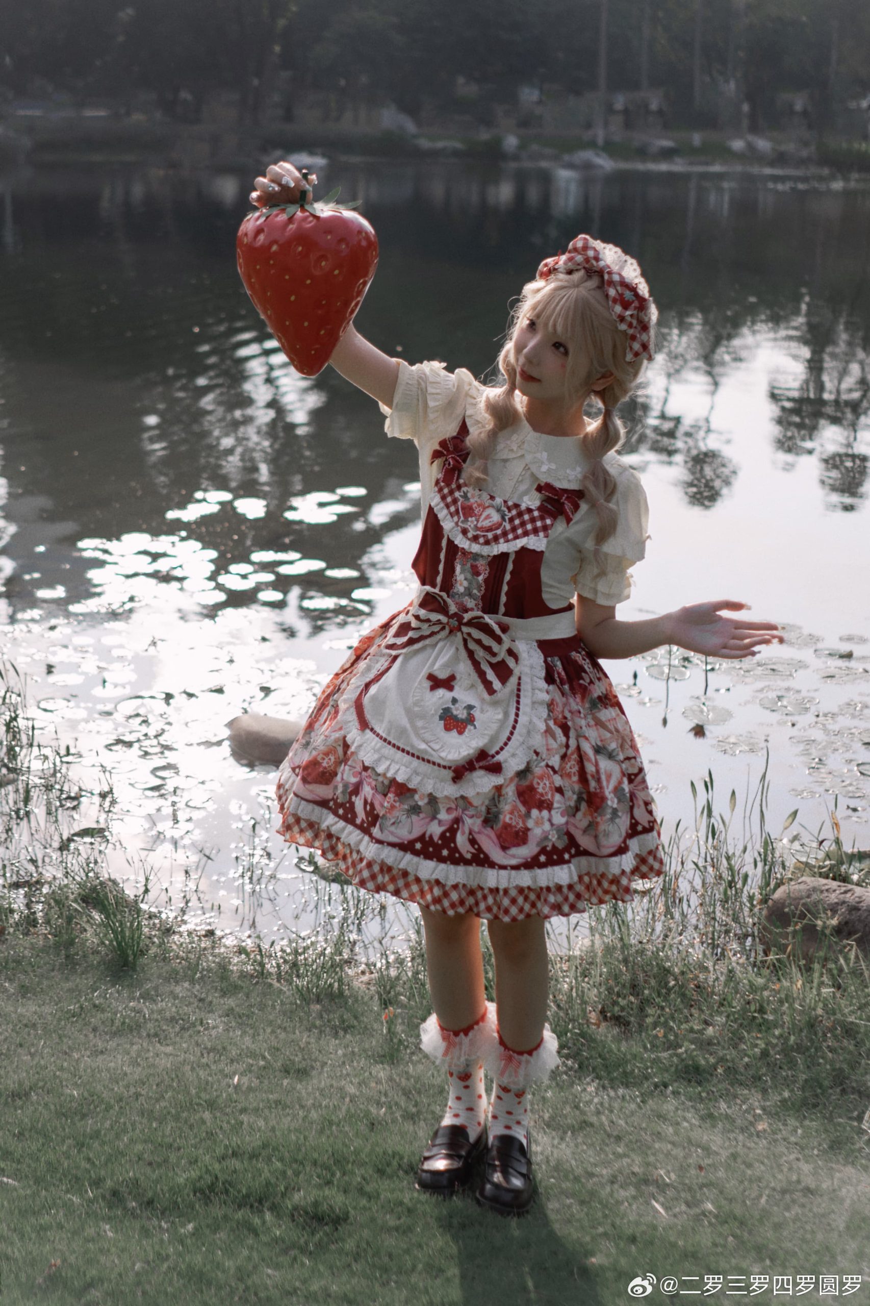 图片[2]-二次元COS分享LOLITA 洛丽塔-二次元COS分享次元吧