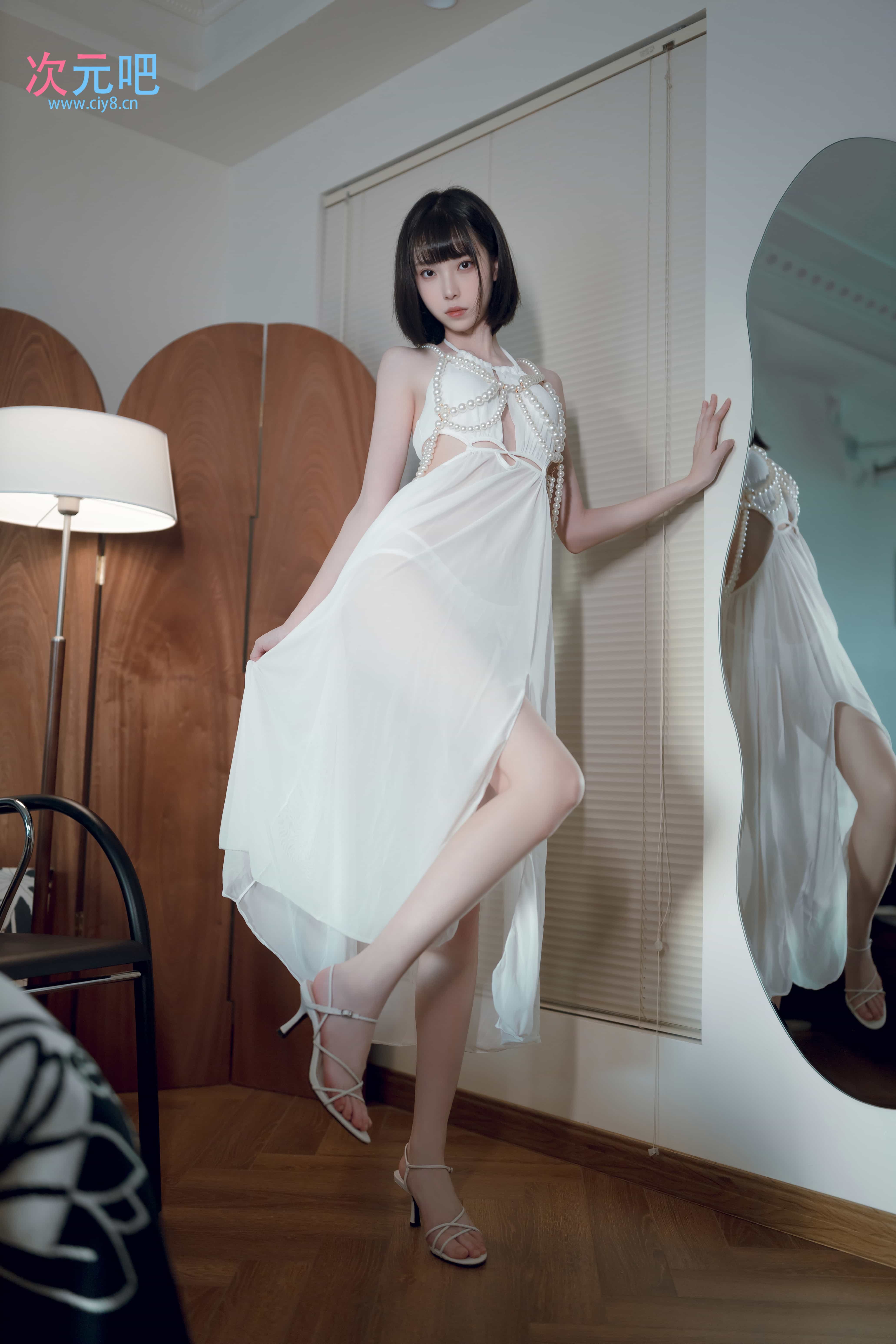 图片[1]-二次元COS分享许岚LAN - 晨间女友