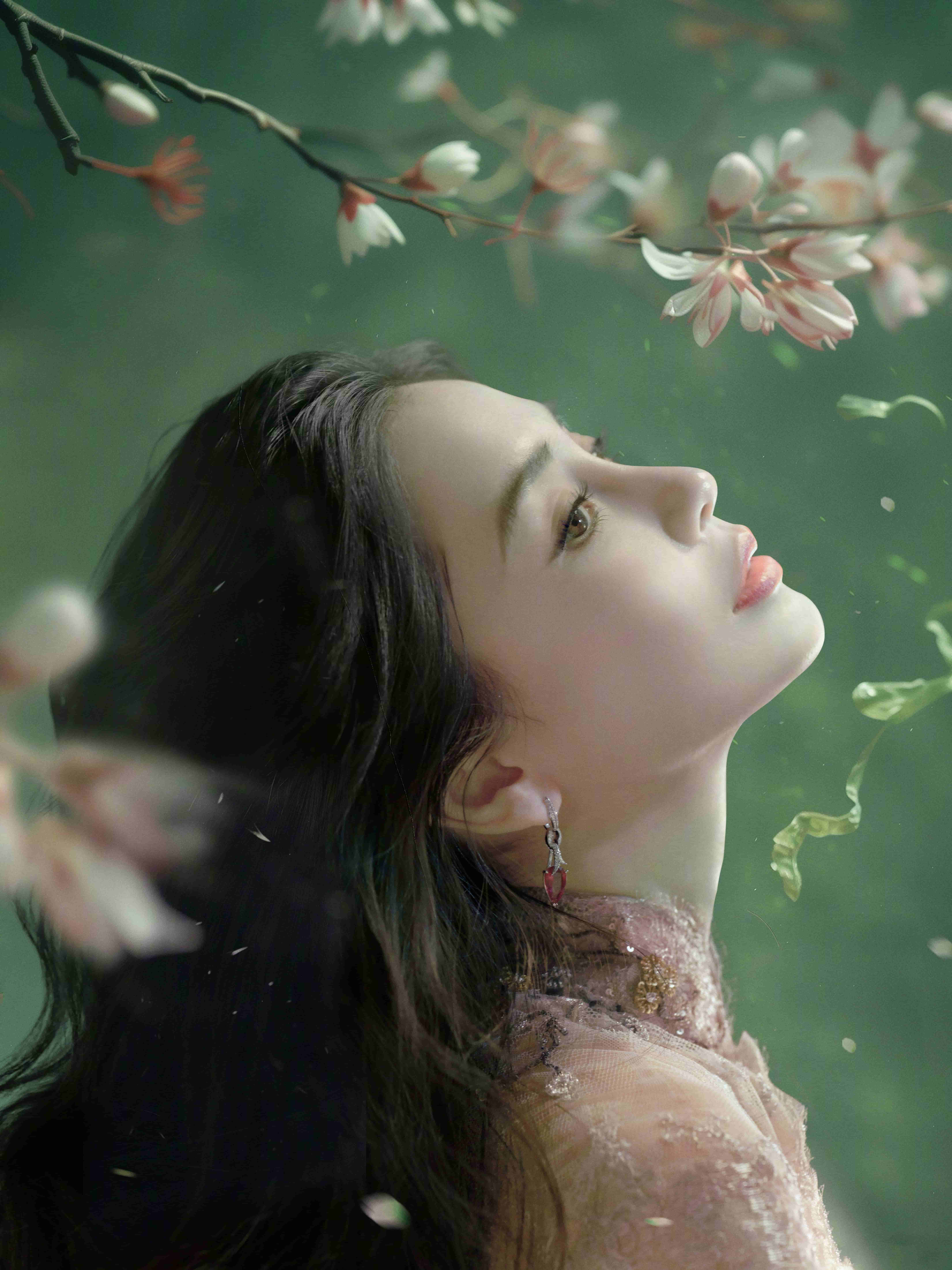 图片[1]-二次元COS分享[明星写真]angelababy 花吻旗袍