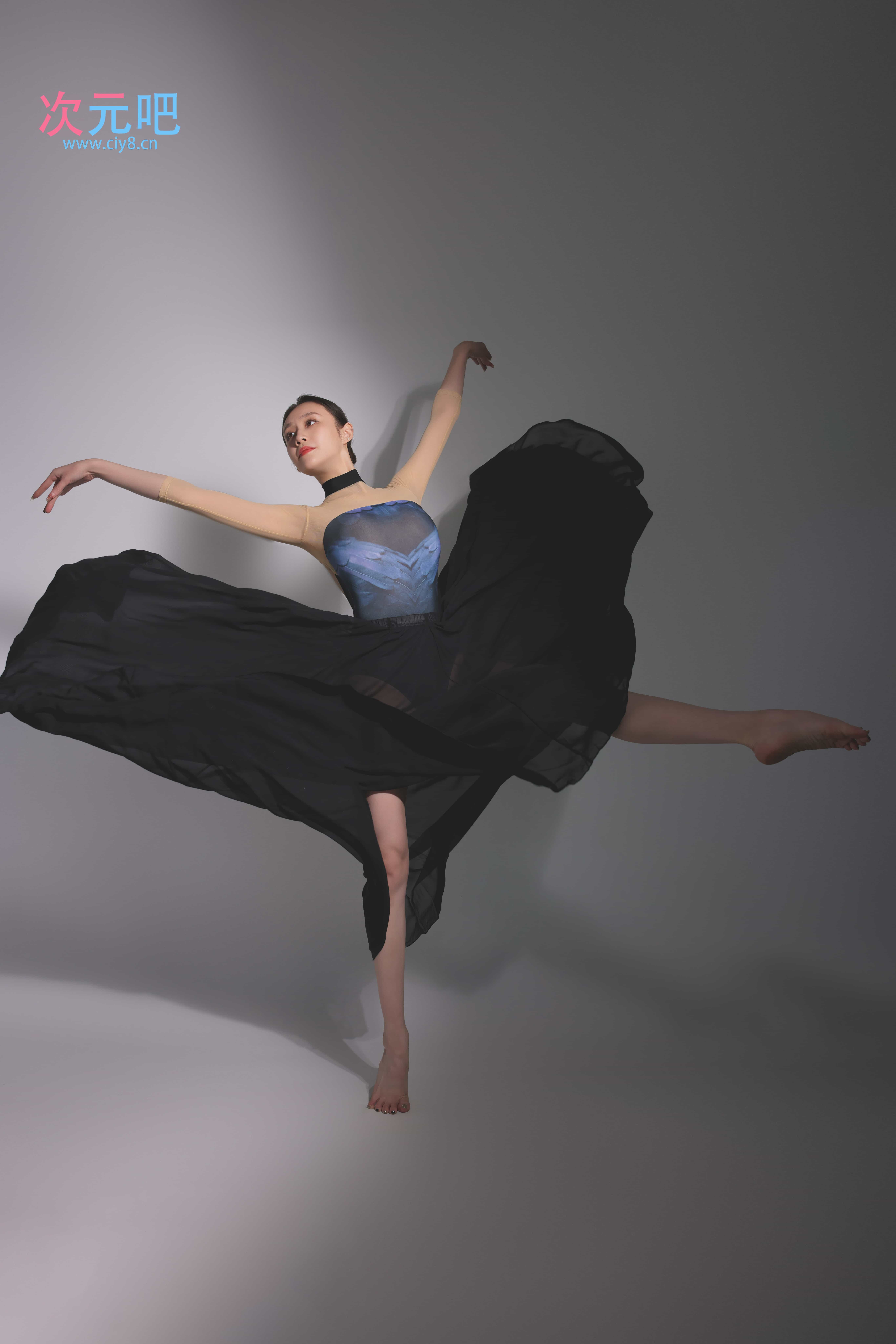 图片[1]-二次元COS分享GALLI嘉丽 – 舞蹈生日记 雷钰航-二次元COS分享次元吧