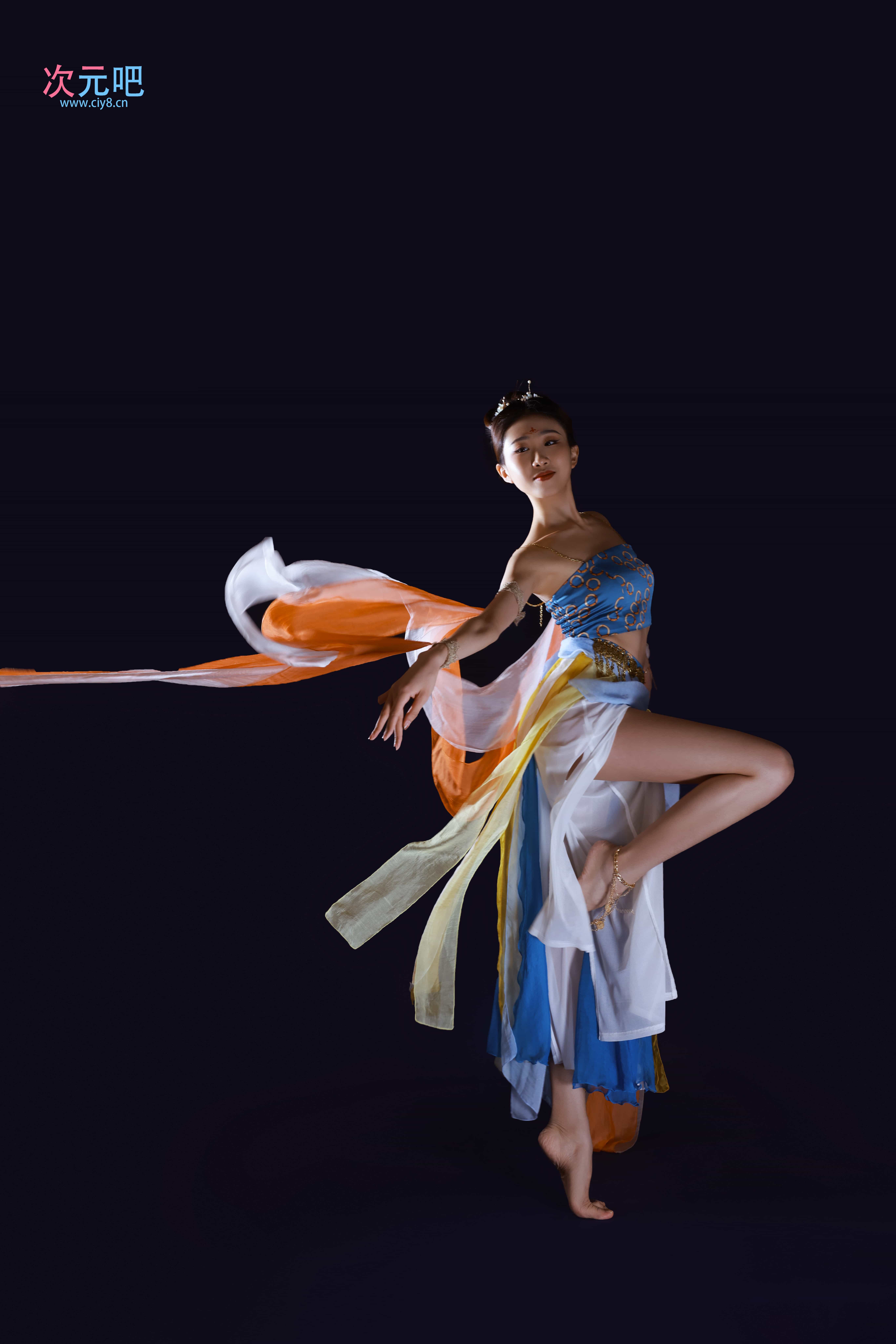 图片[1]-二次元COS分享GALLI嘉丽 – 舞蹈生日记 刘思彤-二次元COS分享次元吧