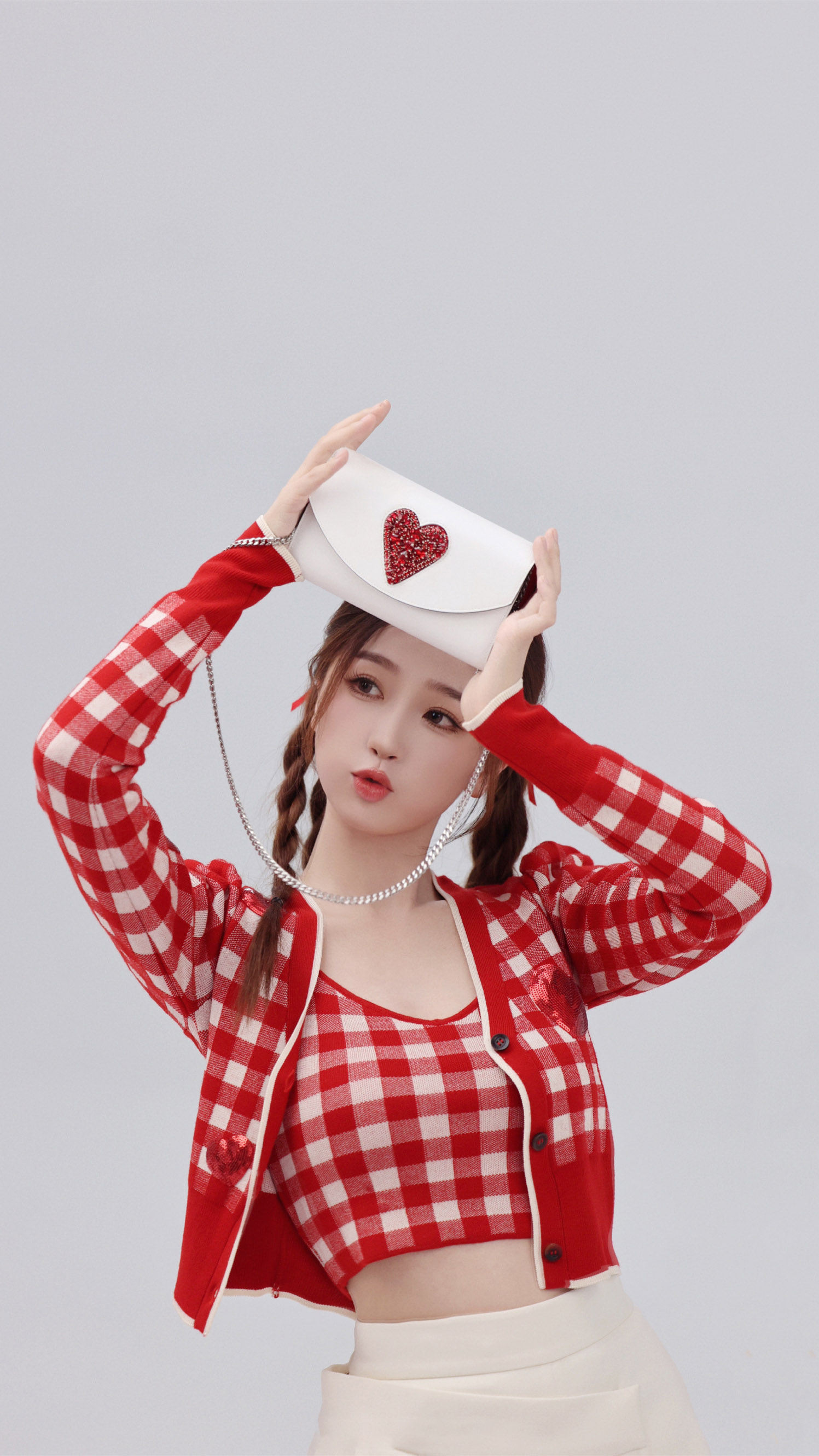 图片[6]-二次元COS分享[明星写真]虞书欣优雅亮相，身着一款迷人的红色单肩吊带裙。-二次元COS分享次元吧