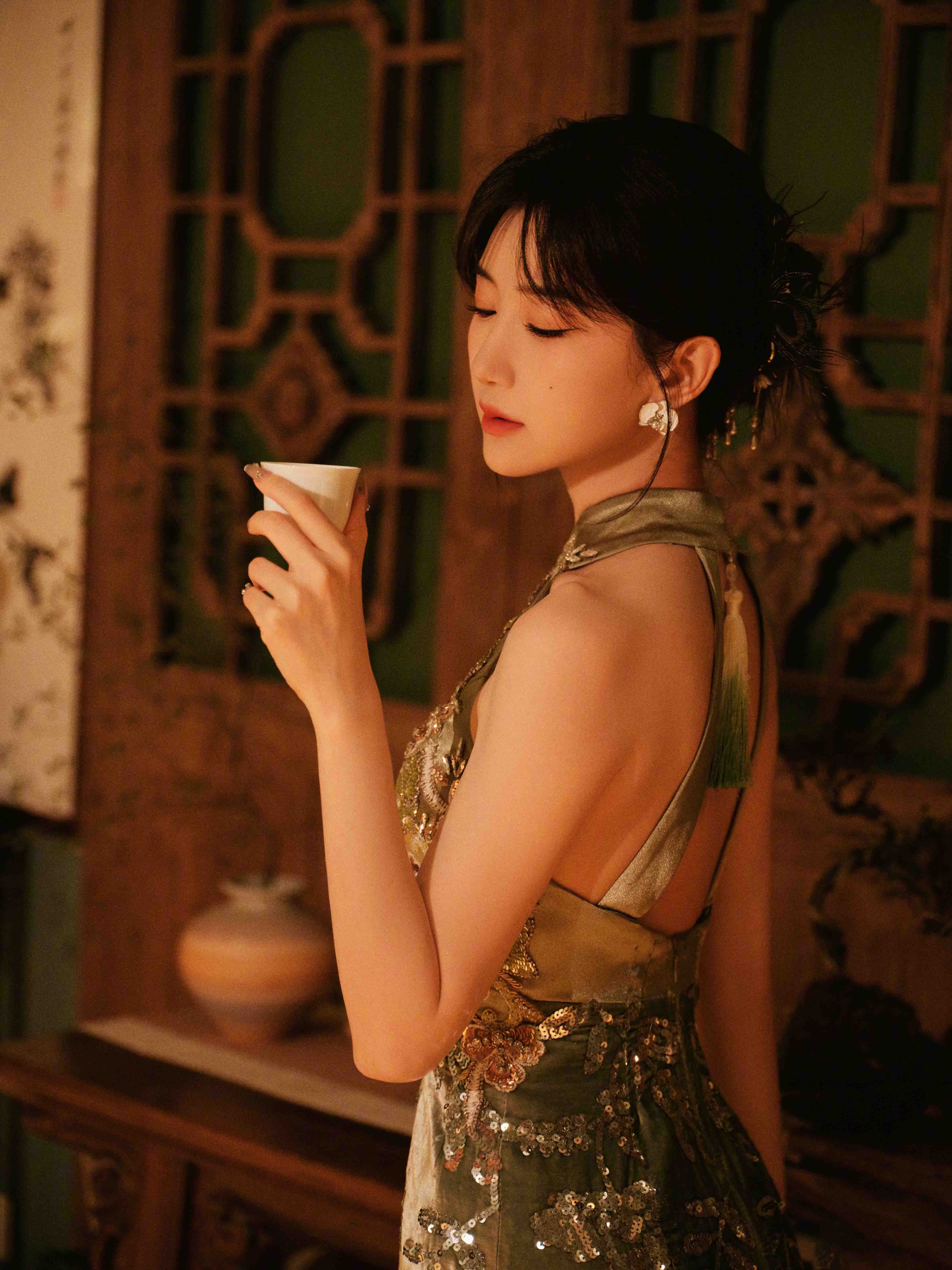 图片[8]-二次元COS分享[明星写真]毛晓彤 深V旗袍-二次元COS分享次元吧