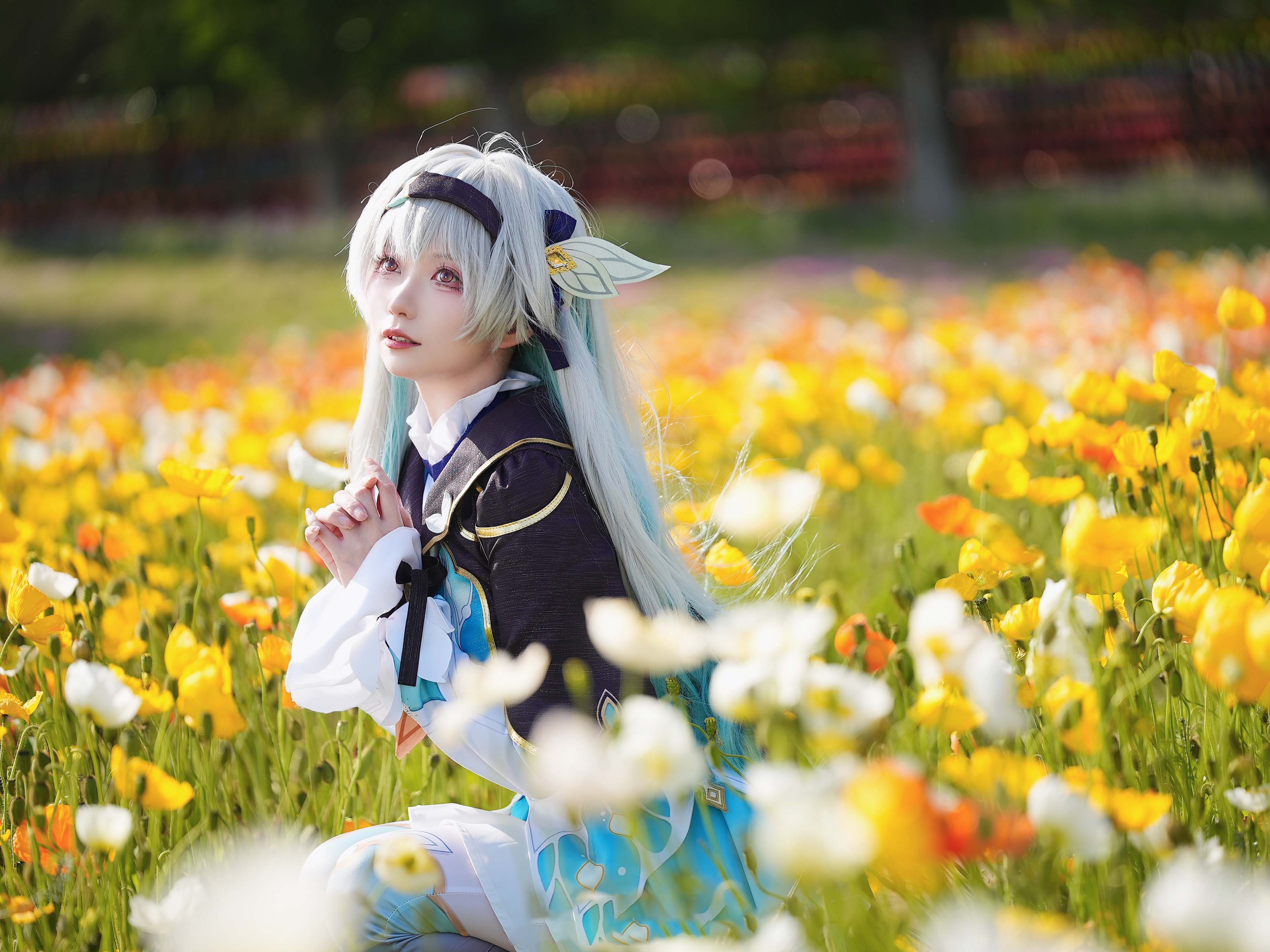 [COSplay]微风轻拂，花海中的流萤闪烁着迷人的光芒。-二次元COS分享次元吧