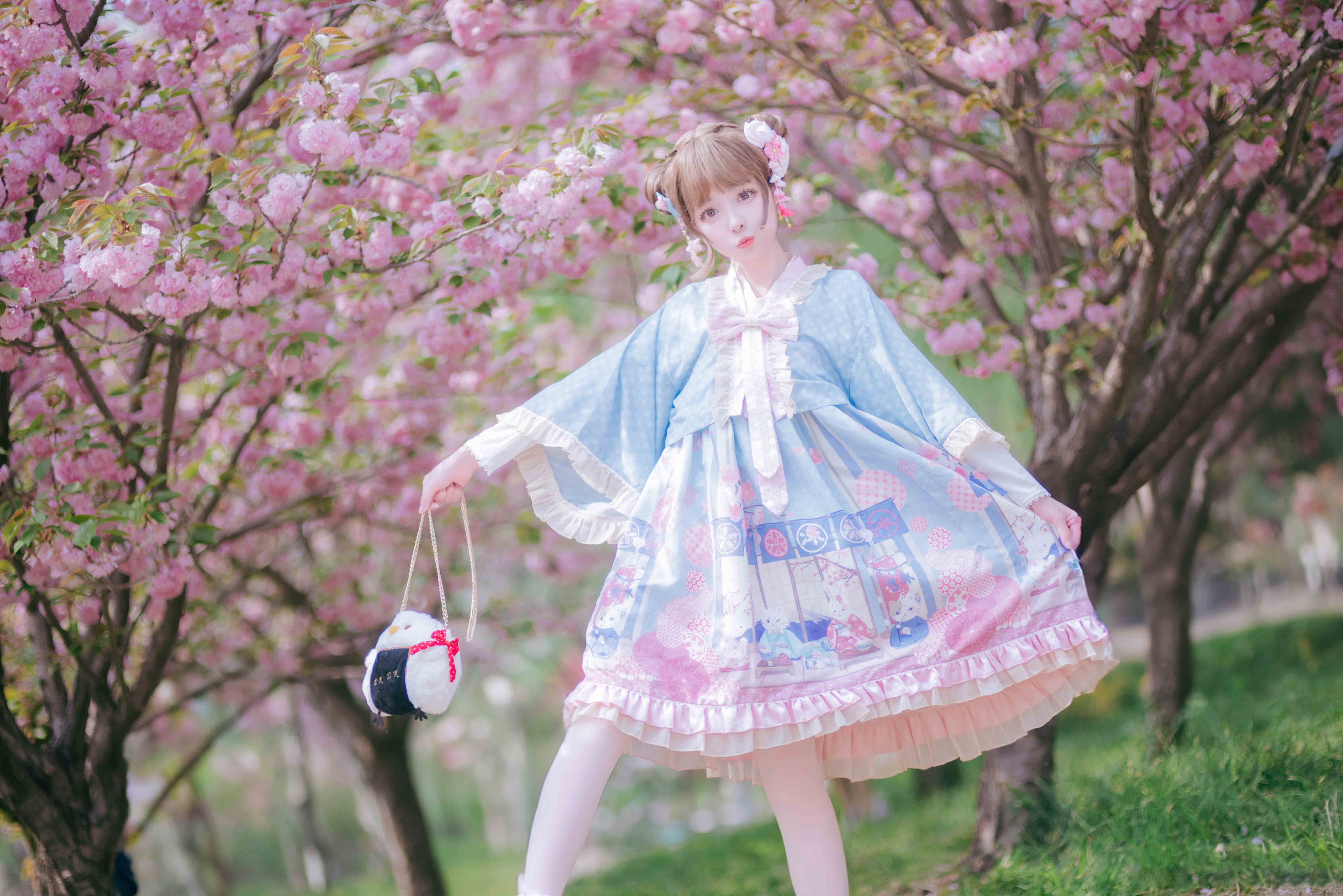 图片[1]-二次元COS分享[Lolita]繁花似锦，枝头盛放，与你邂逅，是我心中最憧憬的绝美画卷。-二次元COS分享次元吧