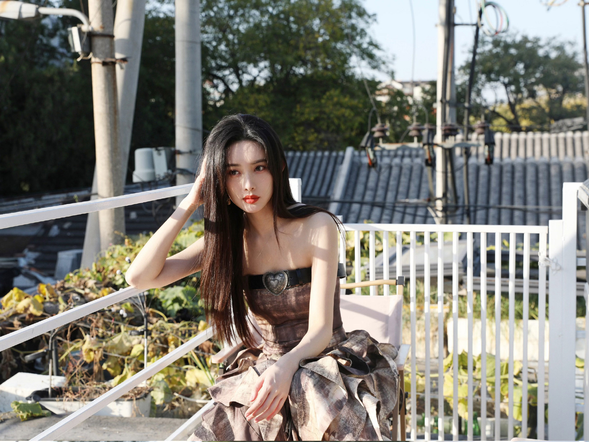 图片[3]-二次元COS分享[明星写真]孟子义以她明媚的容颜和浓烈的魅力，展现出无尽的元气与活力。-二次元COS分享次元吧