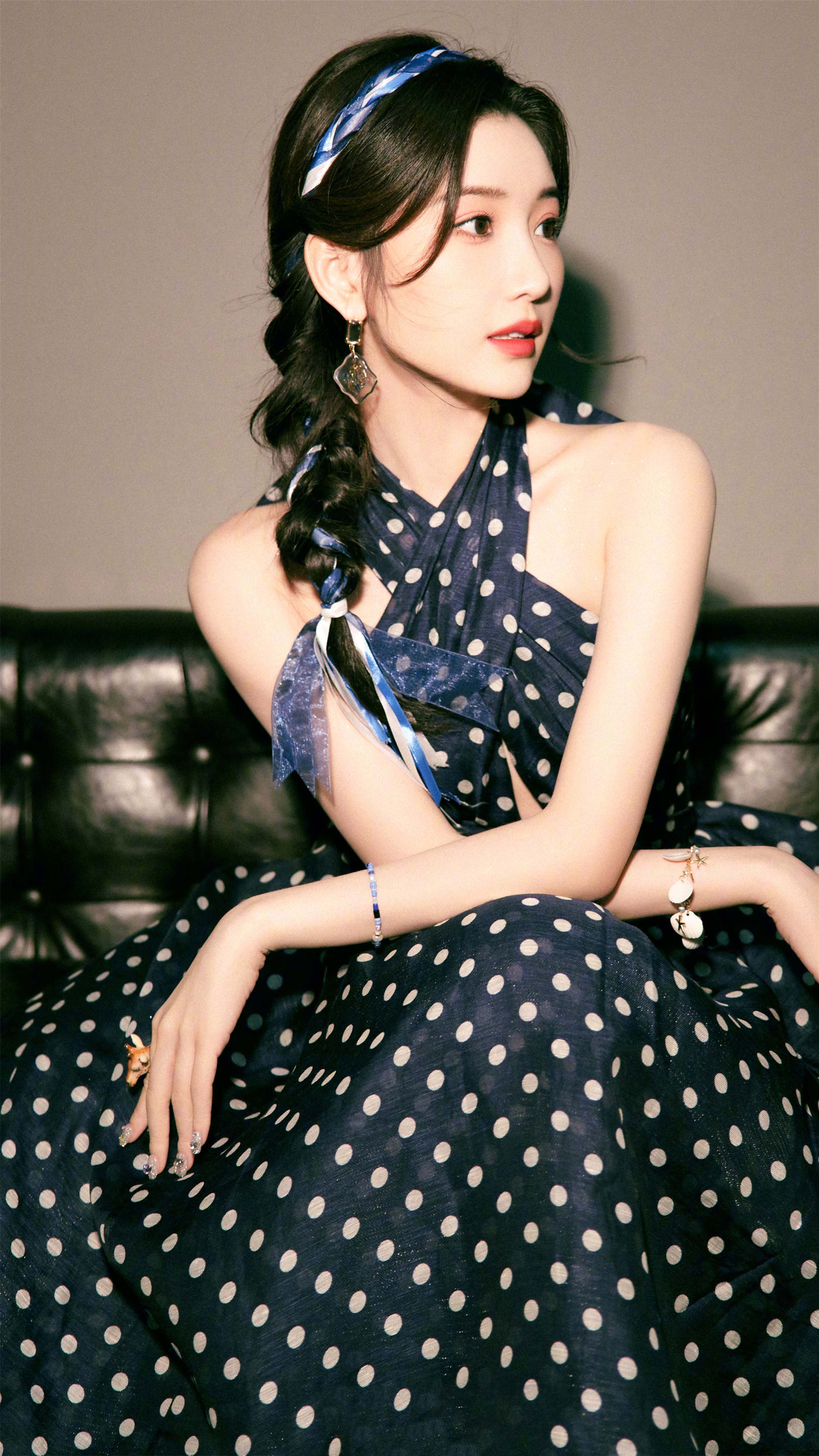 图片[6]-二次元COS分享[明星写真]毛晓彤身着甜美波点裙，尽显优雅气质。-二次元COS分享次元吧
