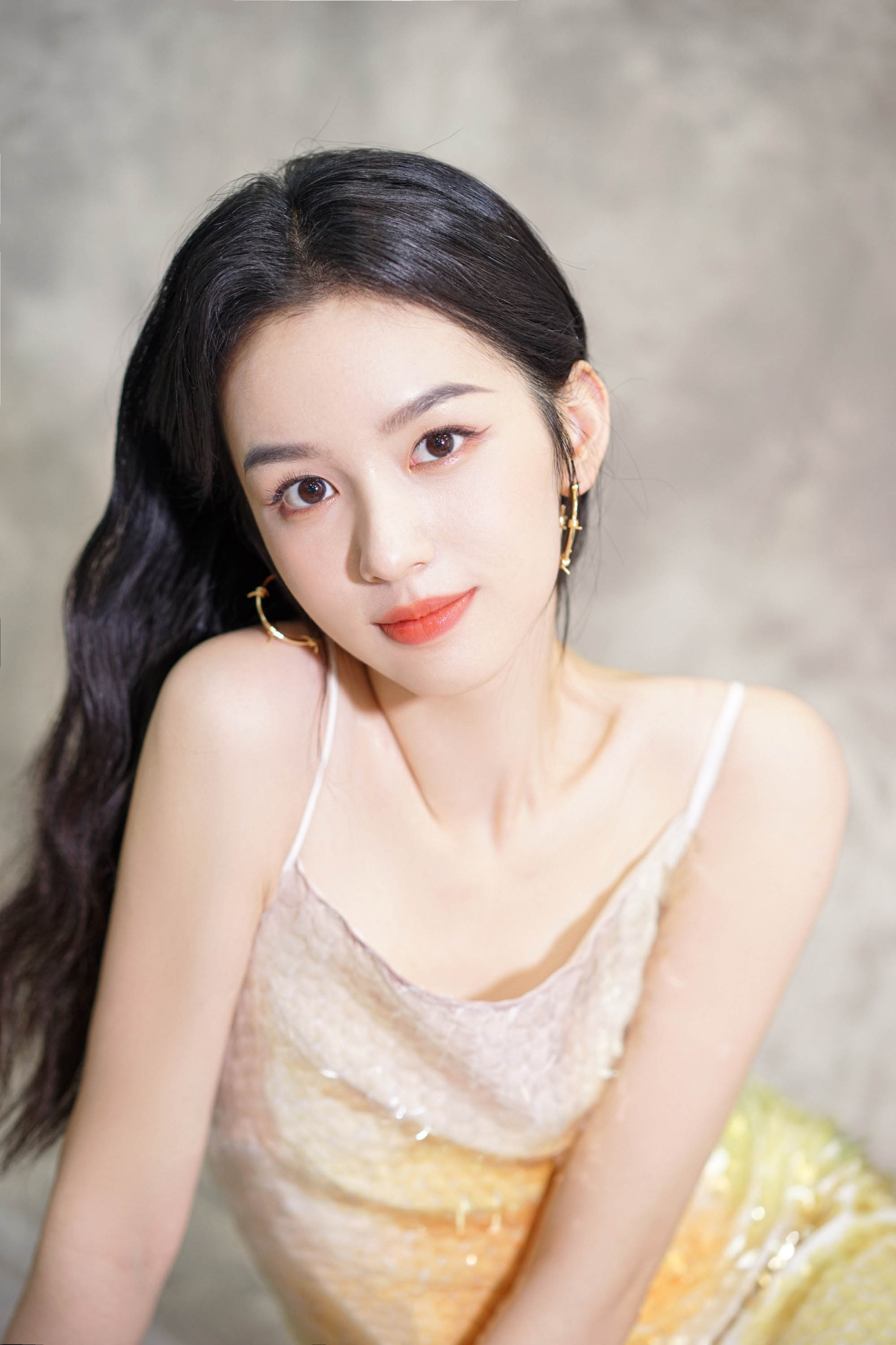 图片[5]-二次元COS分享[明星写真]周也拍摄的绝美写真，尽显靓丽风采。-二次元COS分享次元吧