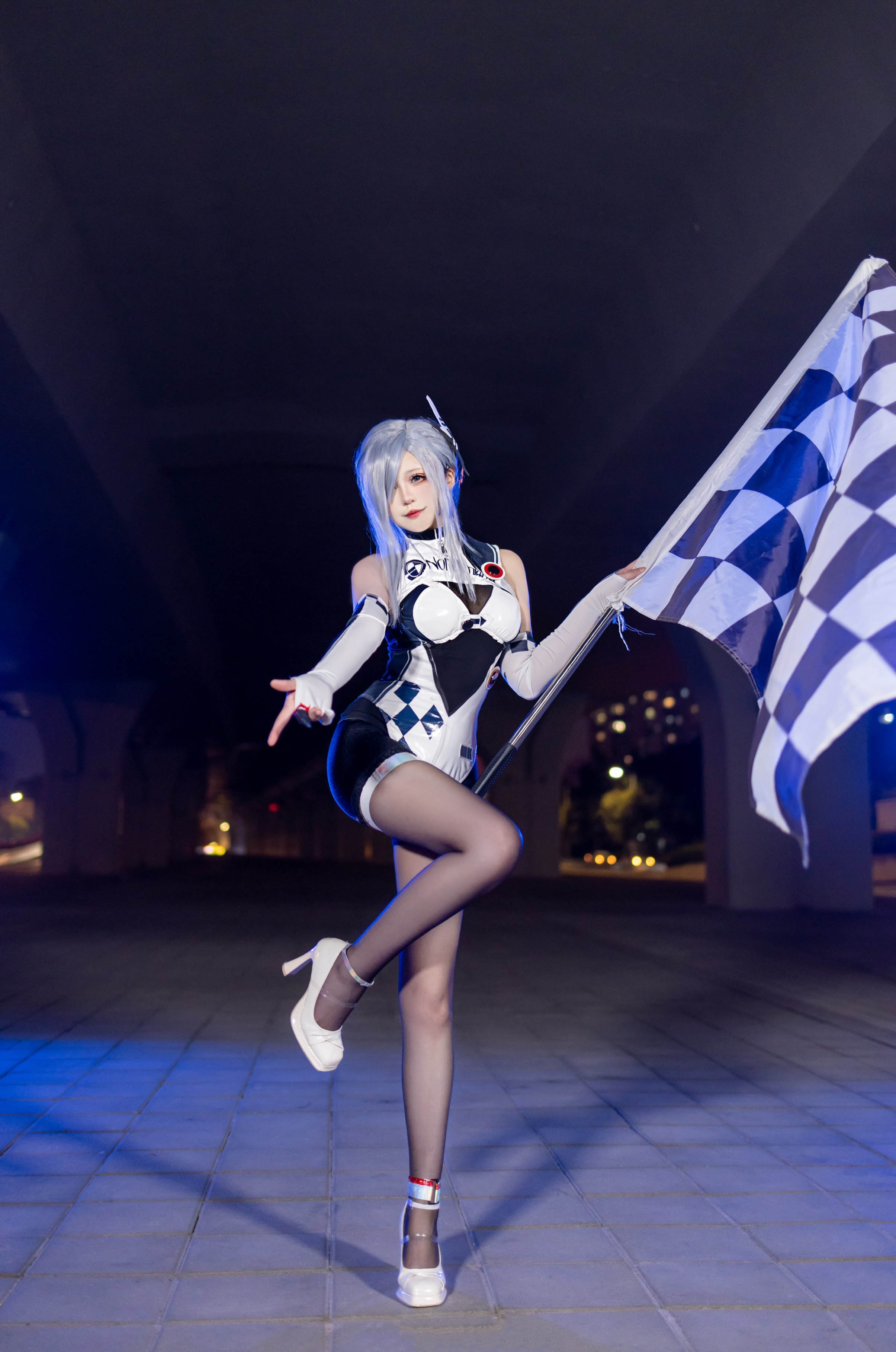 图片[3]-二次元COS分享[COSplay]原神 申鹤身着炫酷赛车服，尽显飒爽英姿-二次元COS分享次元吧