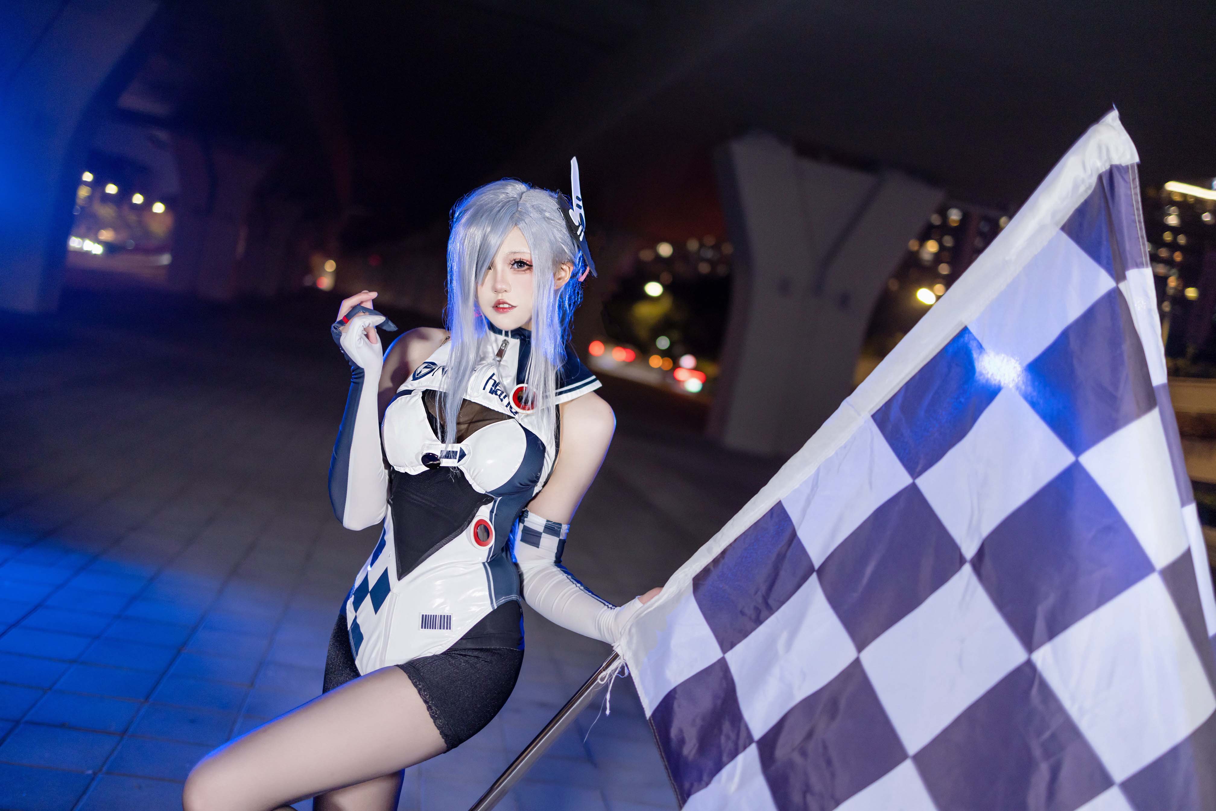 [COSplay]原神 申鹤身着炫酷赛车服，尽显飒爽英姿-二次元COS分享次元吧