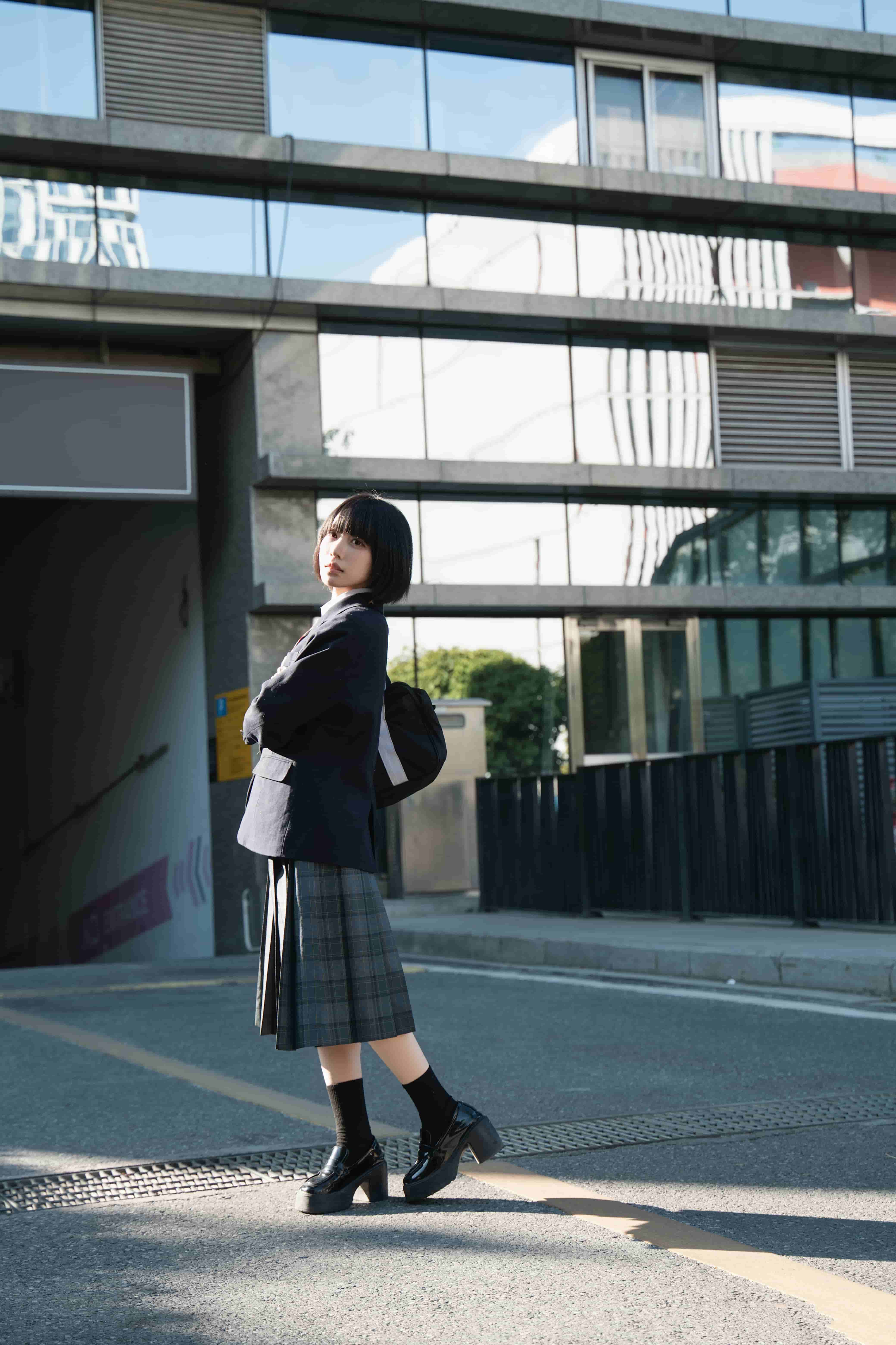 图片[15]-二次元COS分享[JK]阳光少女-校服倩影静候于K5楼下停车场-二次元COS分享次元吧