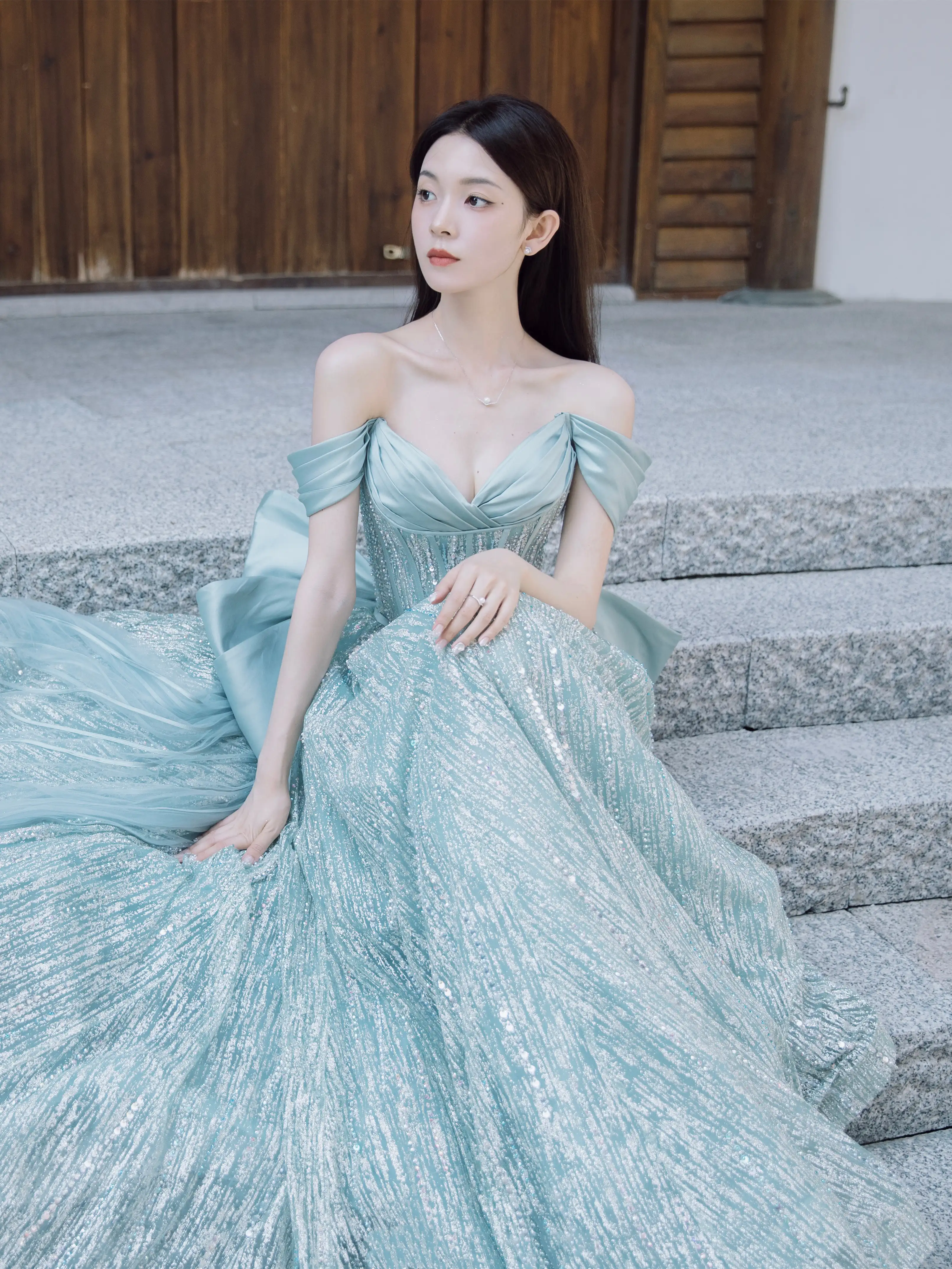 图片[4]-二次元COS分享[明星写真]陈瑶蝴蝶结星闪礼服裙造型大片-流光溢彩间，蝴蝶结轻旋成梦幻星河-二次元COS分享次元吧