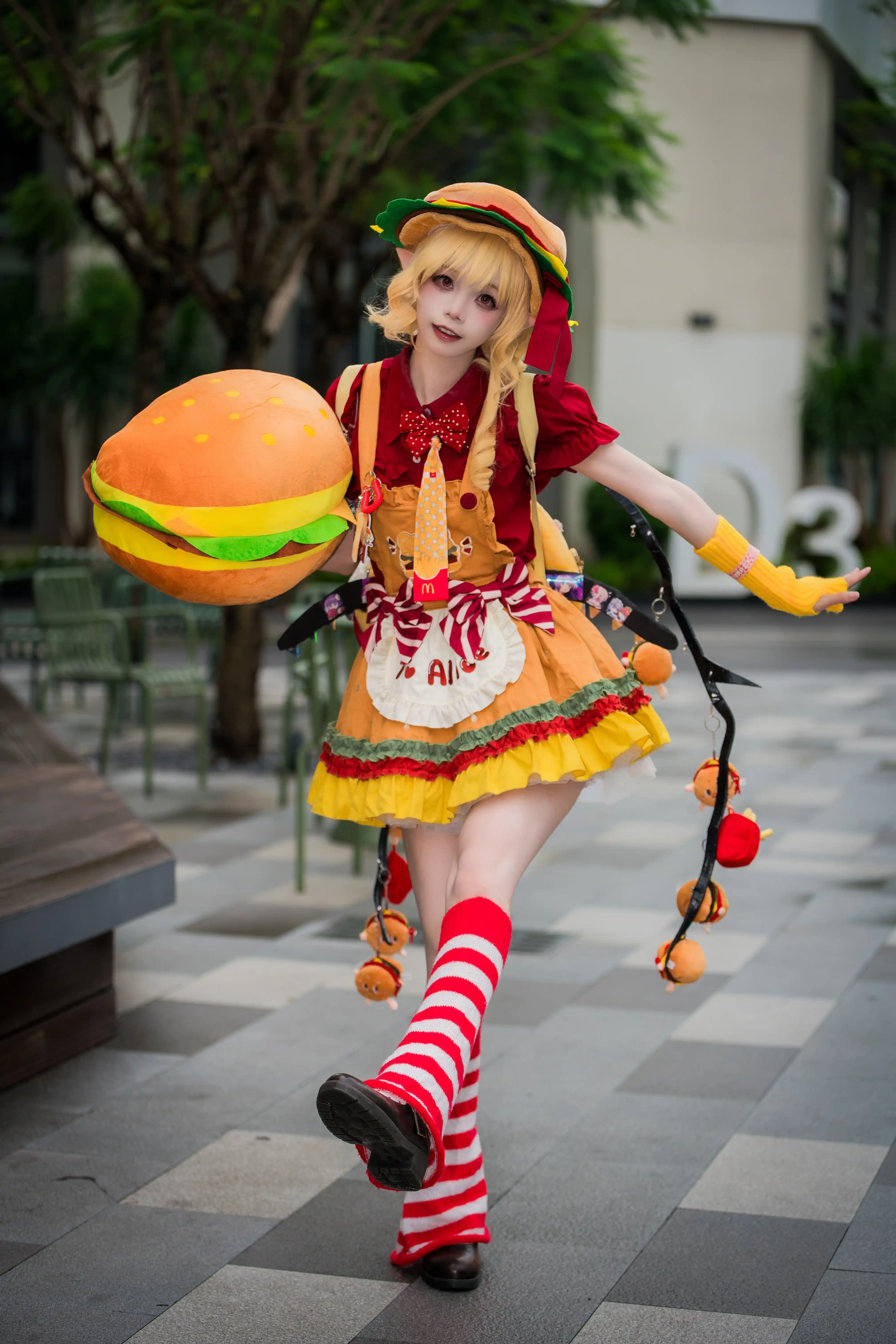 图片[1]-二次元COS分享[COSplay]麦当劳芙兰朵露🍔-二次元COS分享次元吧