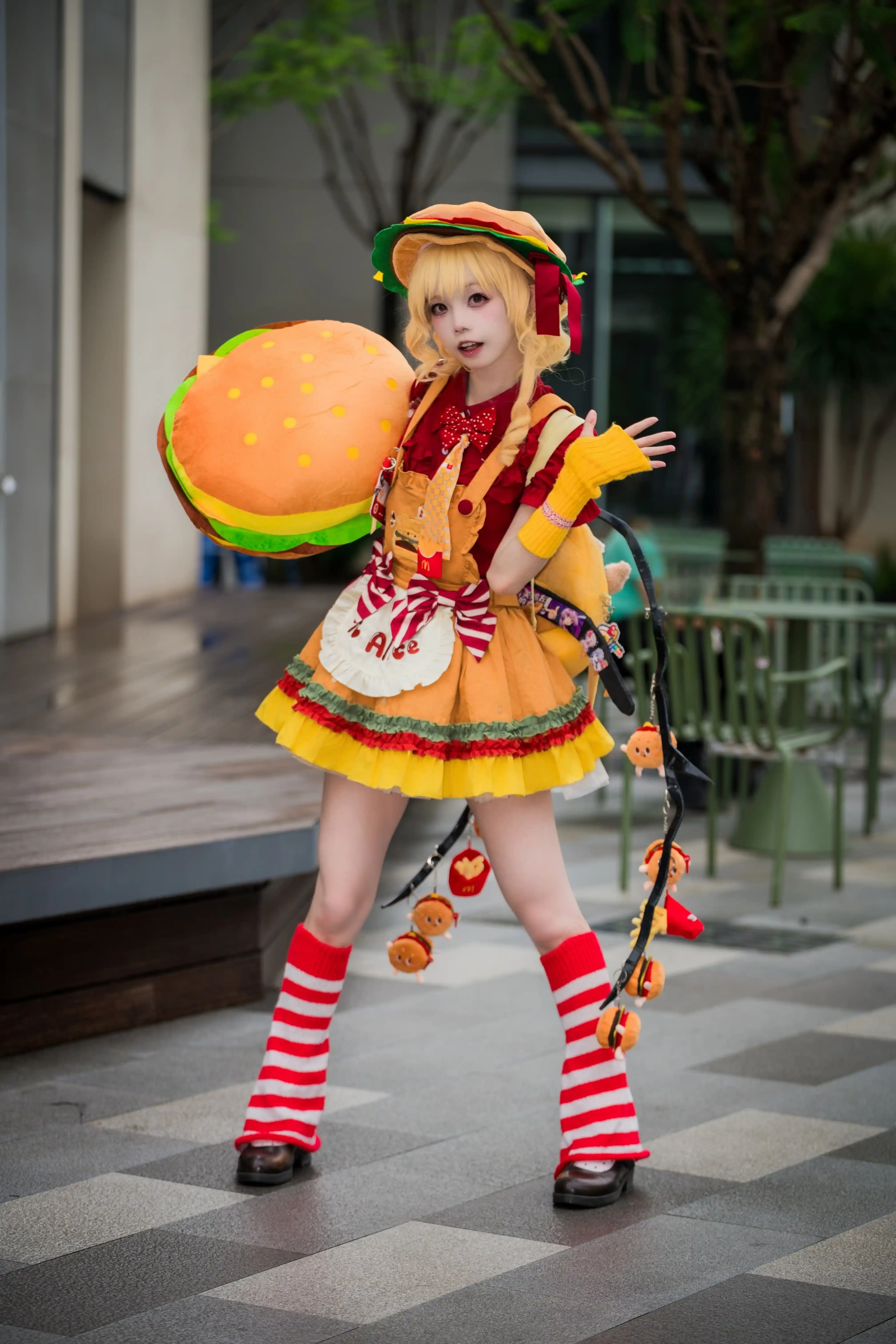 图片[4]-二次元COS分享[COSplay]麦当劳芙兰朵露🍔-二次元COS分享次元吧
