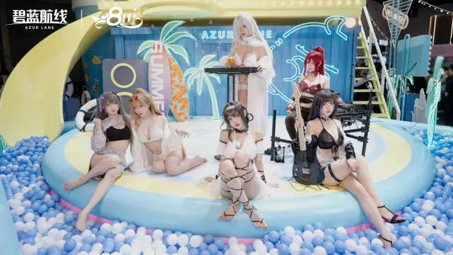 少女们悄悄将心意种进音符， 把未说出口的誓言，纺成最灼热的乐章！-二次元COS分享次元吧