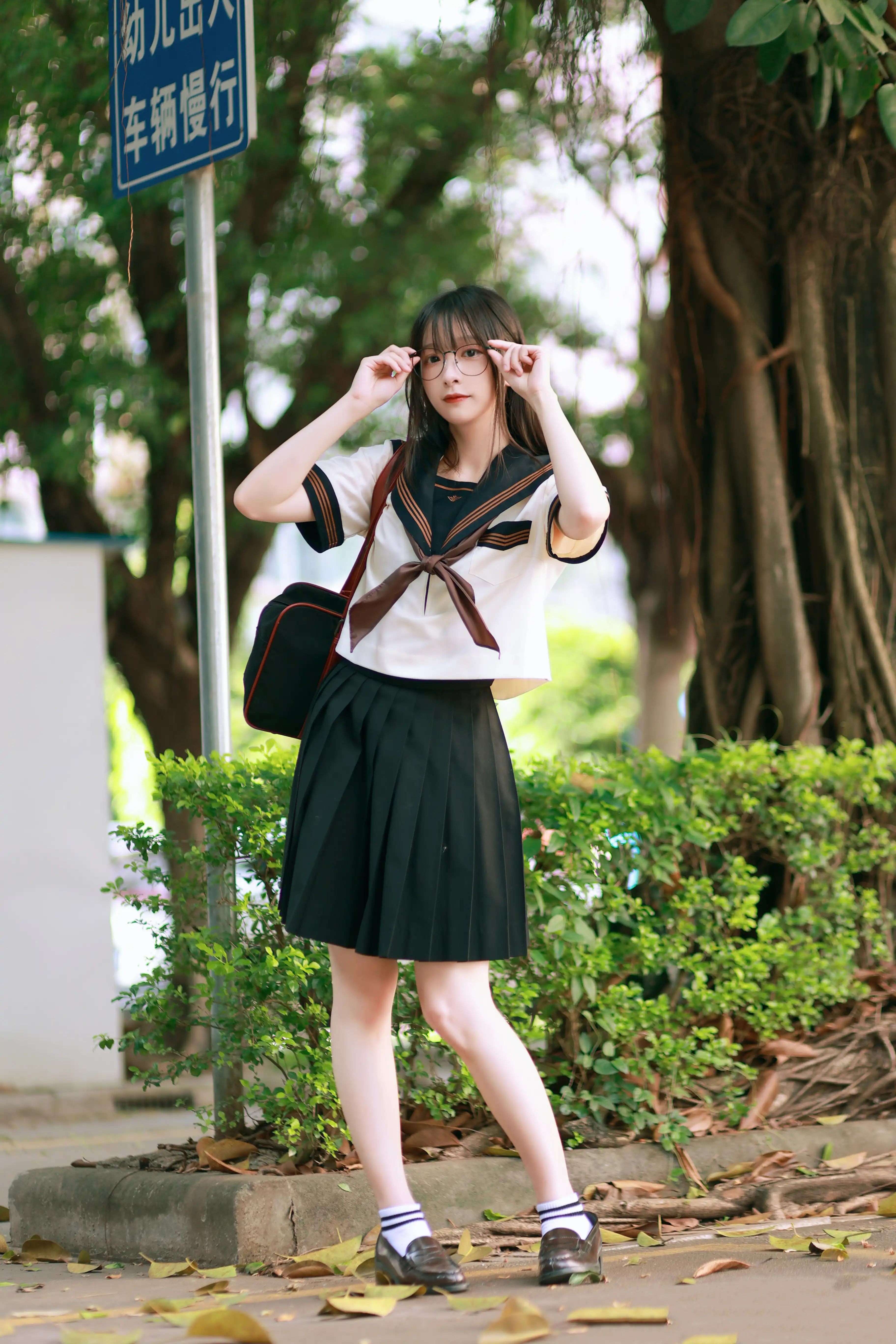 图片[8]-二次元COS分享[JK]林荫道上的 JK 青春-白衫黑裙的元气瞬间-二次元COS分享次元吧