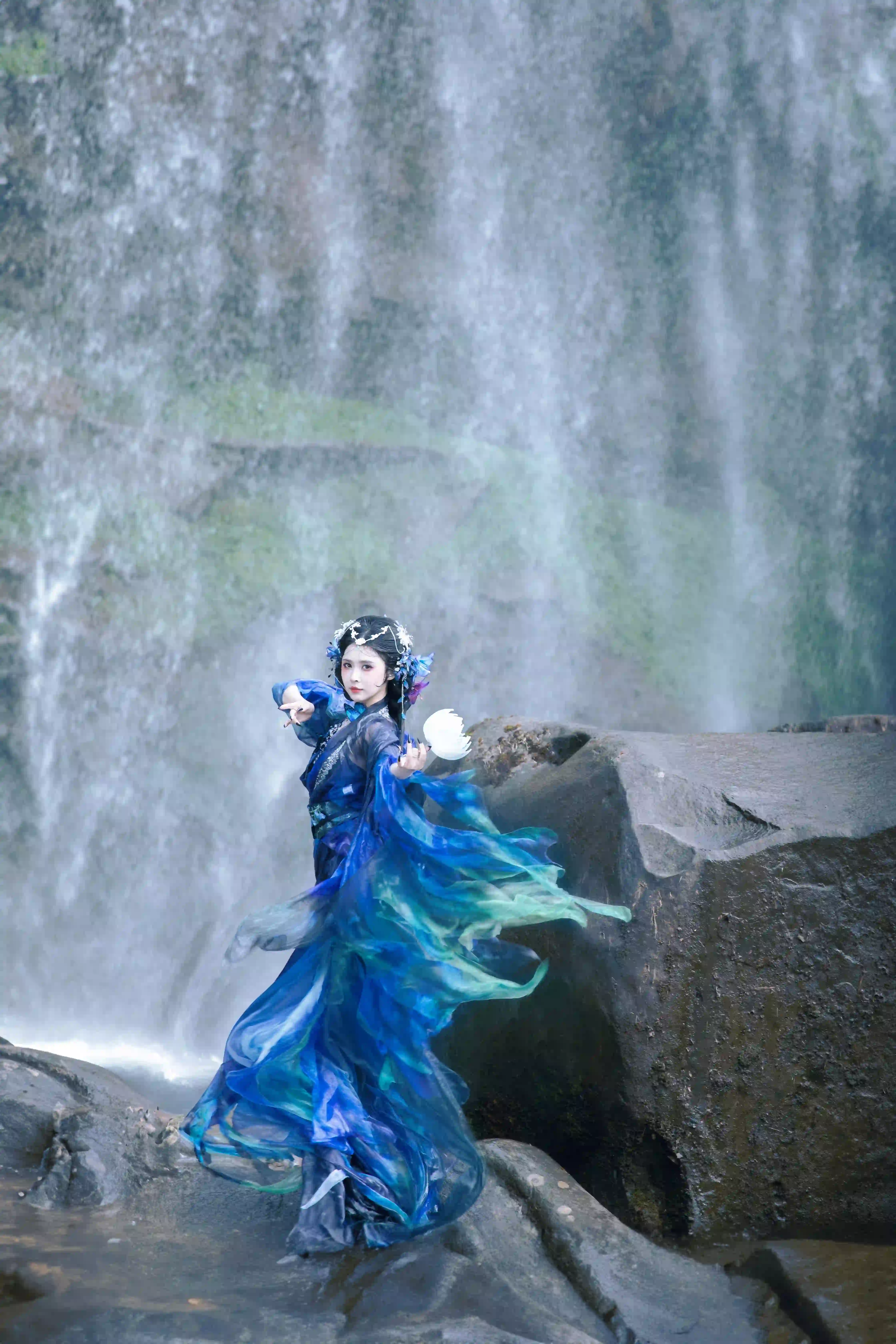 图片[4]-二次元COS分享[汉服]我在永恒的孤独里，追寻着遗失的蝴蝶。-二次元COS分享次元吧