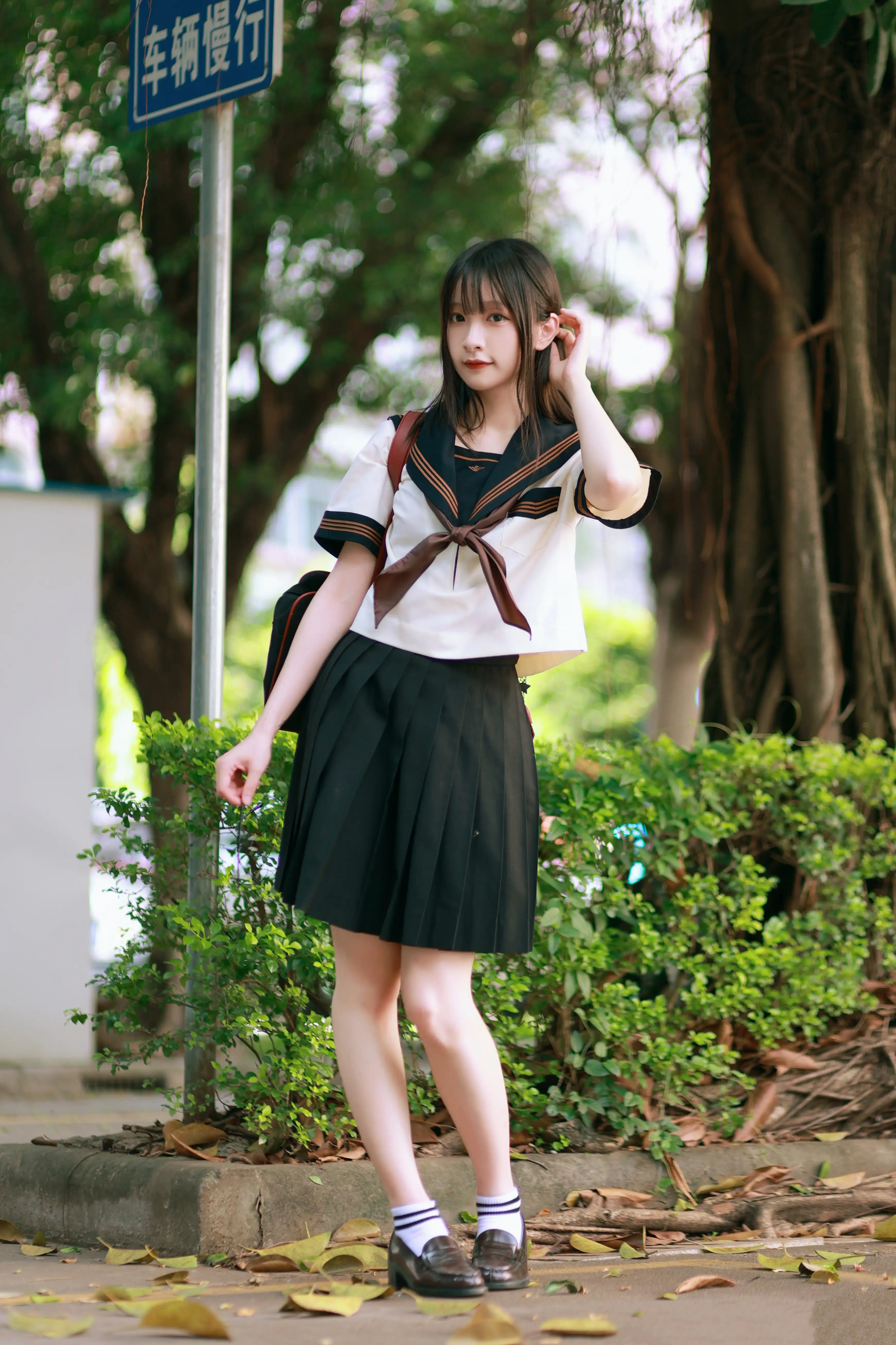 图片[1]-二次元COS分享[JK]林荫道上的 JK 青春-白衫黑裙的元气瞬间-二次元COS分享次元吧