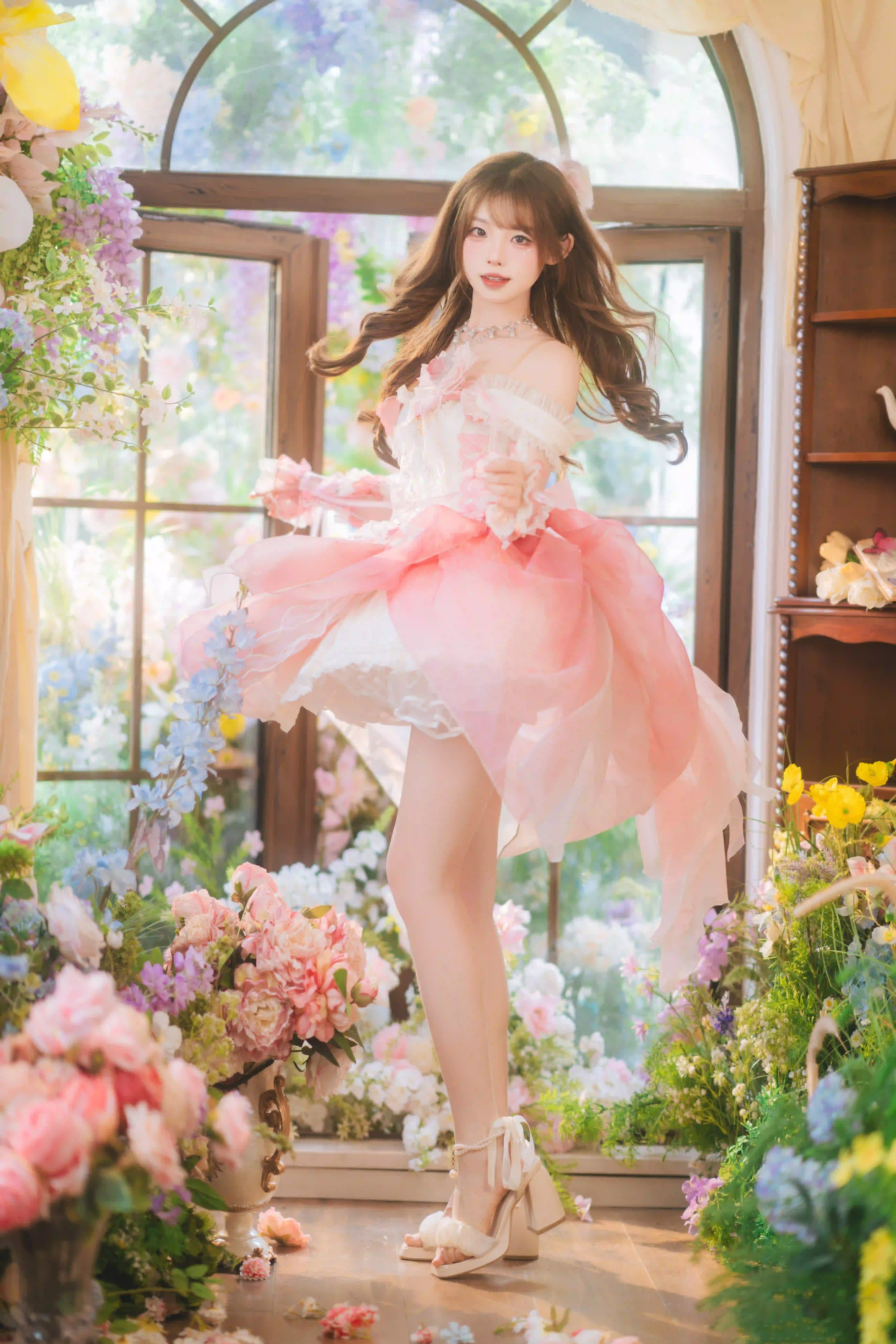 图片[1]-二次元COS分享花房绮梦-粉裙少女的下午茶时光-二次元COS分享次元吧
