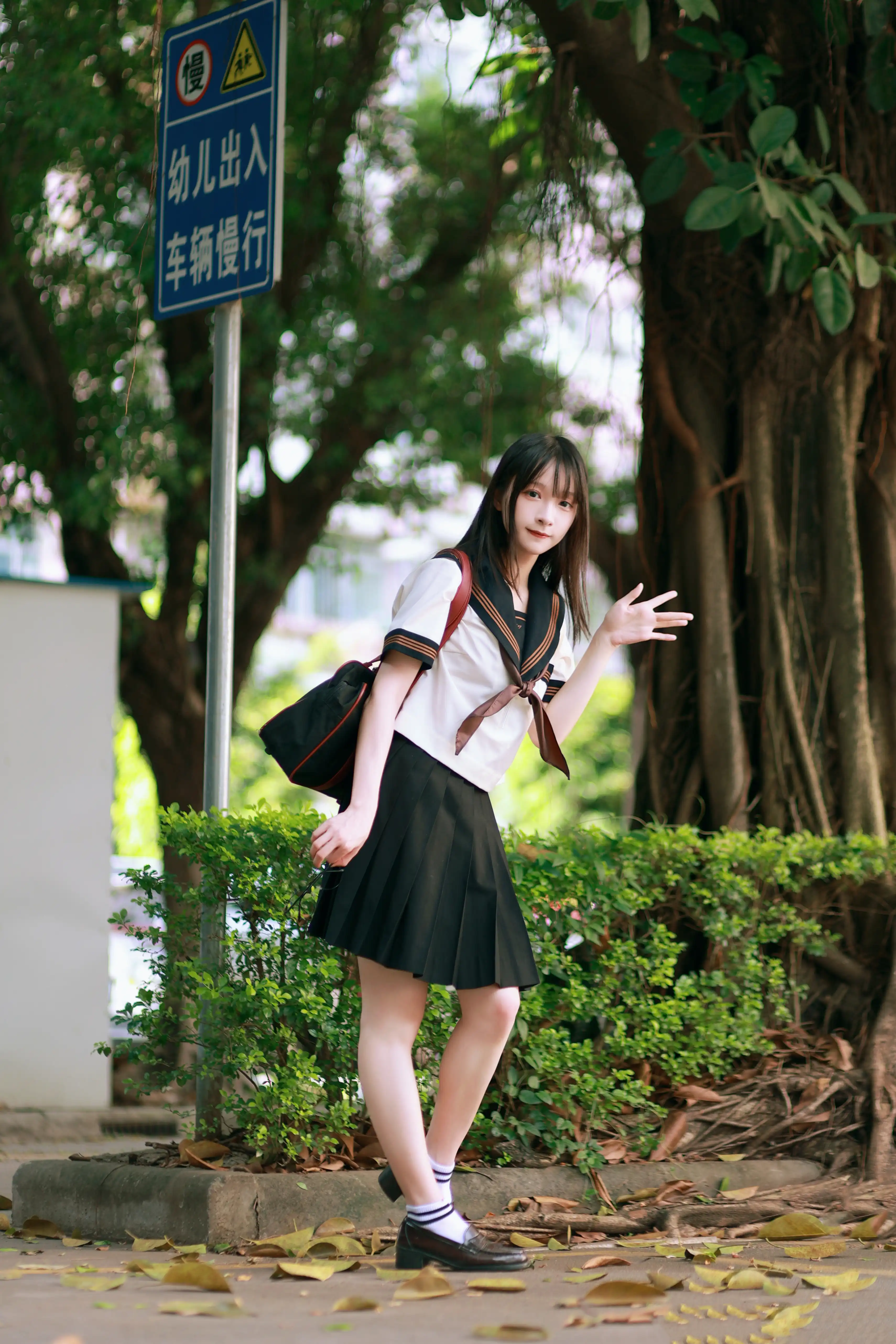 图片[5]-二次元COS分享[JK]林荫道上的 JK 青春-白衫黑裙的元气瞬间-二次元COS分享次元吧