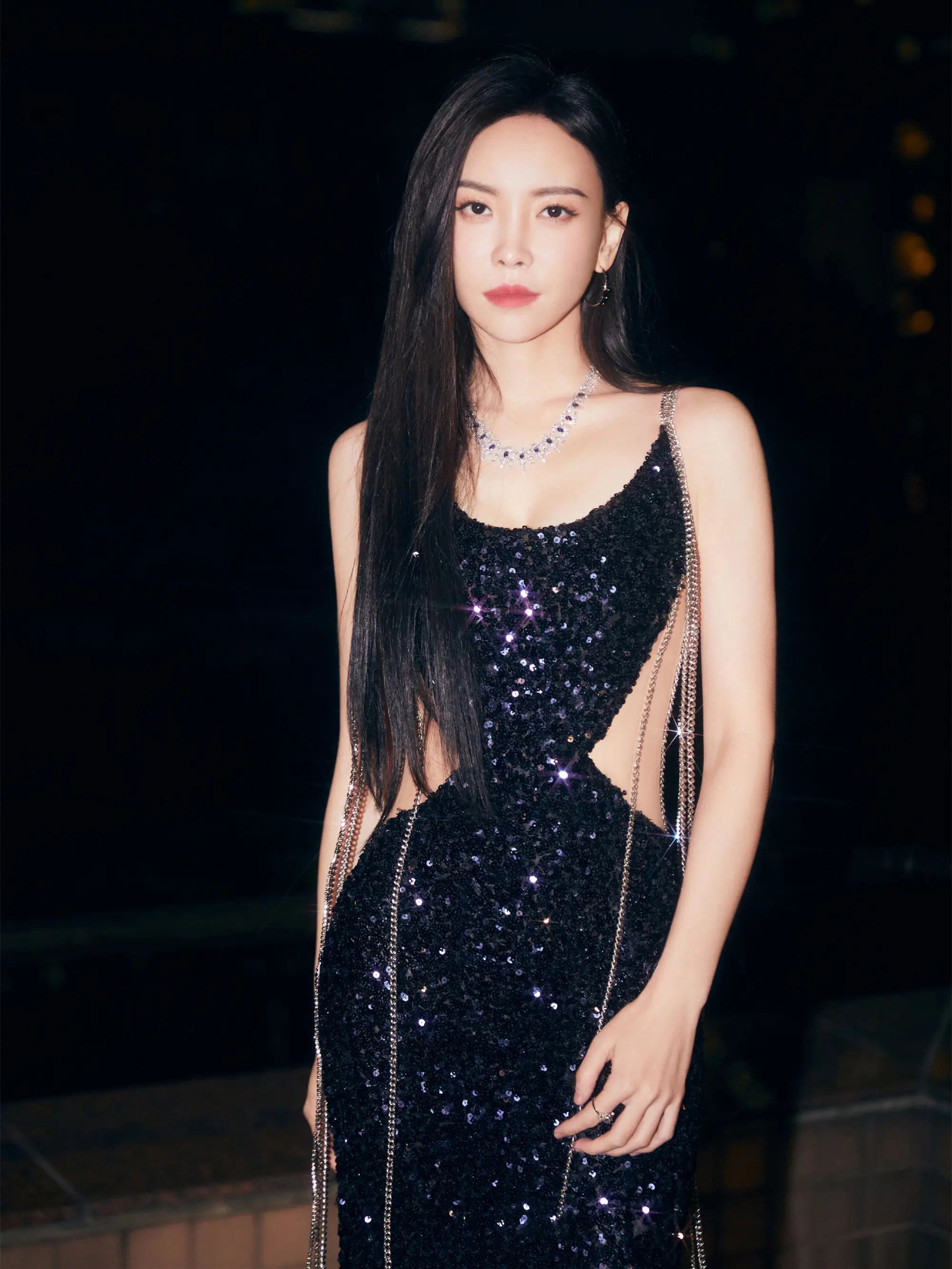 图片[5]-二次元COS分享[明星写真]于文文暗魅影写真大片-光影交织间，冷冽与魅惑共舞-二次元COS分享次元吧