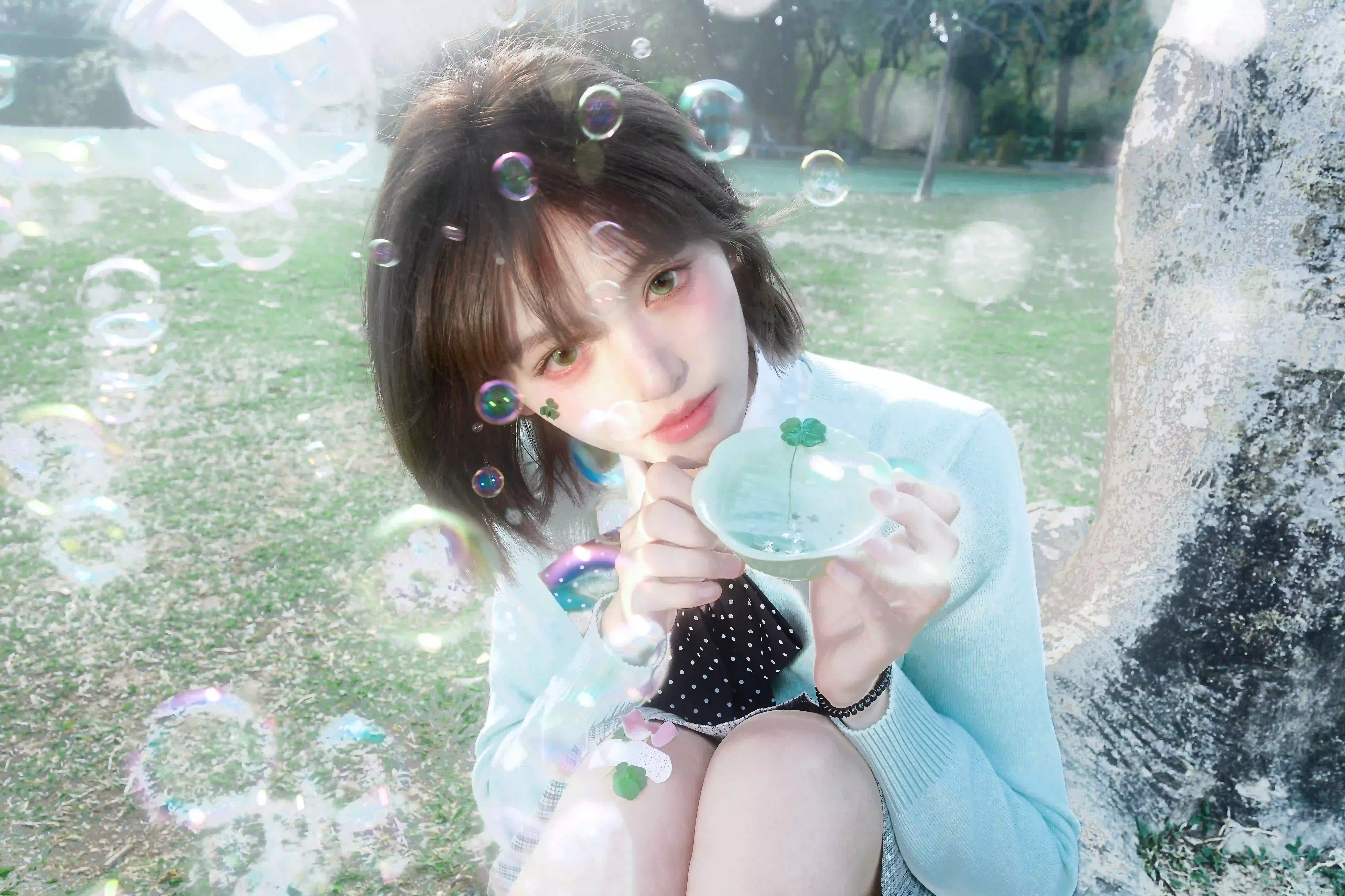 森系光斑-少女与小兔玩偶的治愈瞬间-二次元COS分享次元吧