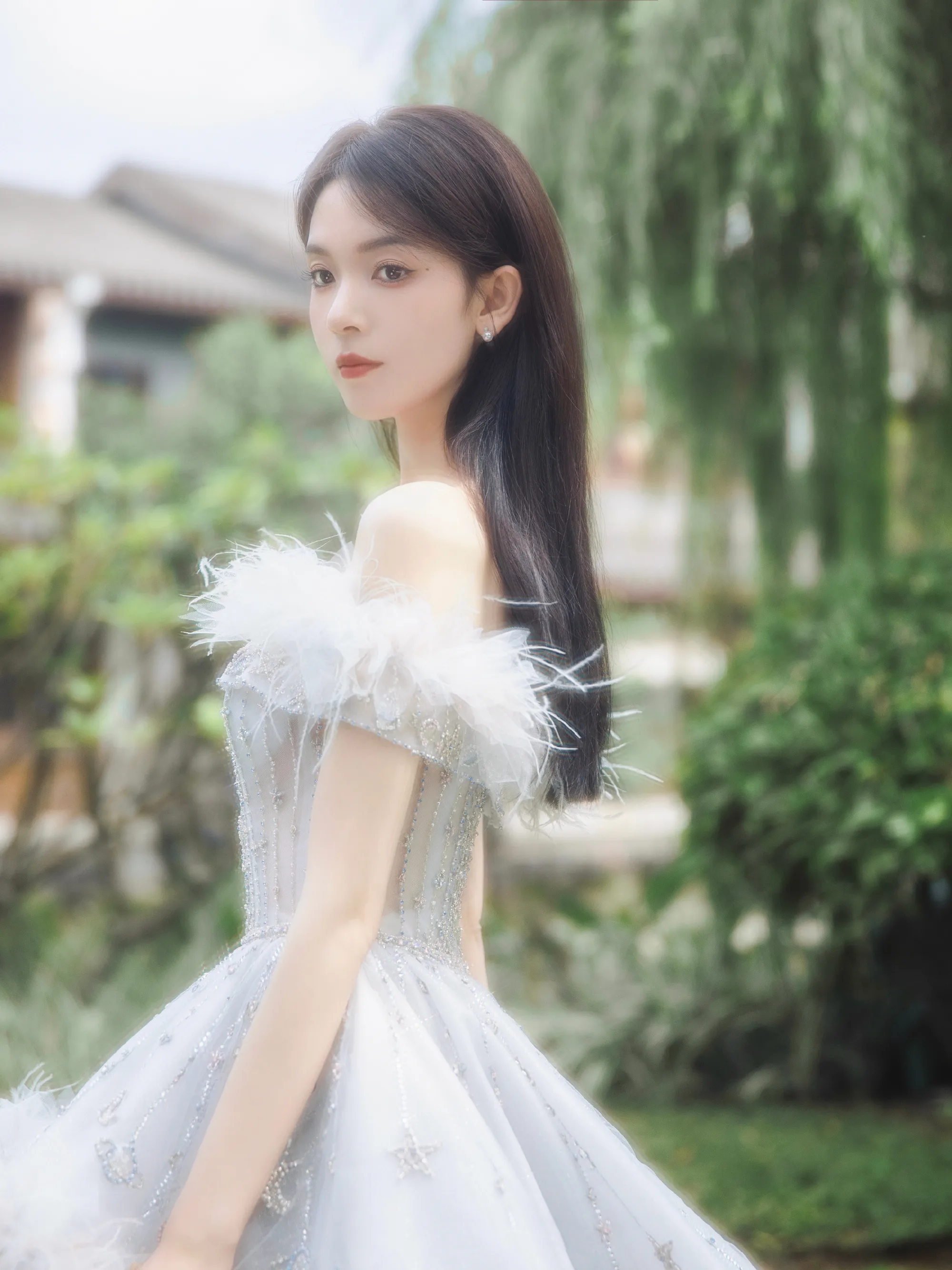 图片[2]-二次元COS分享[明星写真]陈瑶幻纱星月羽毛裙造型-羽织星芒，纱旋月辉间演绎童话秘境-二次元COS分享次元吧