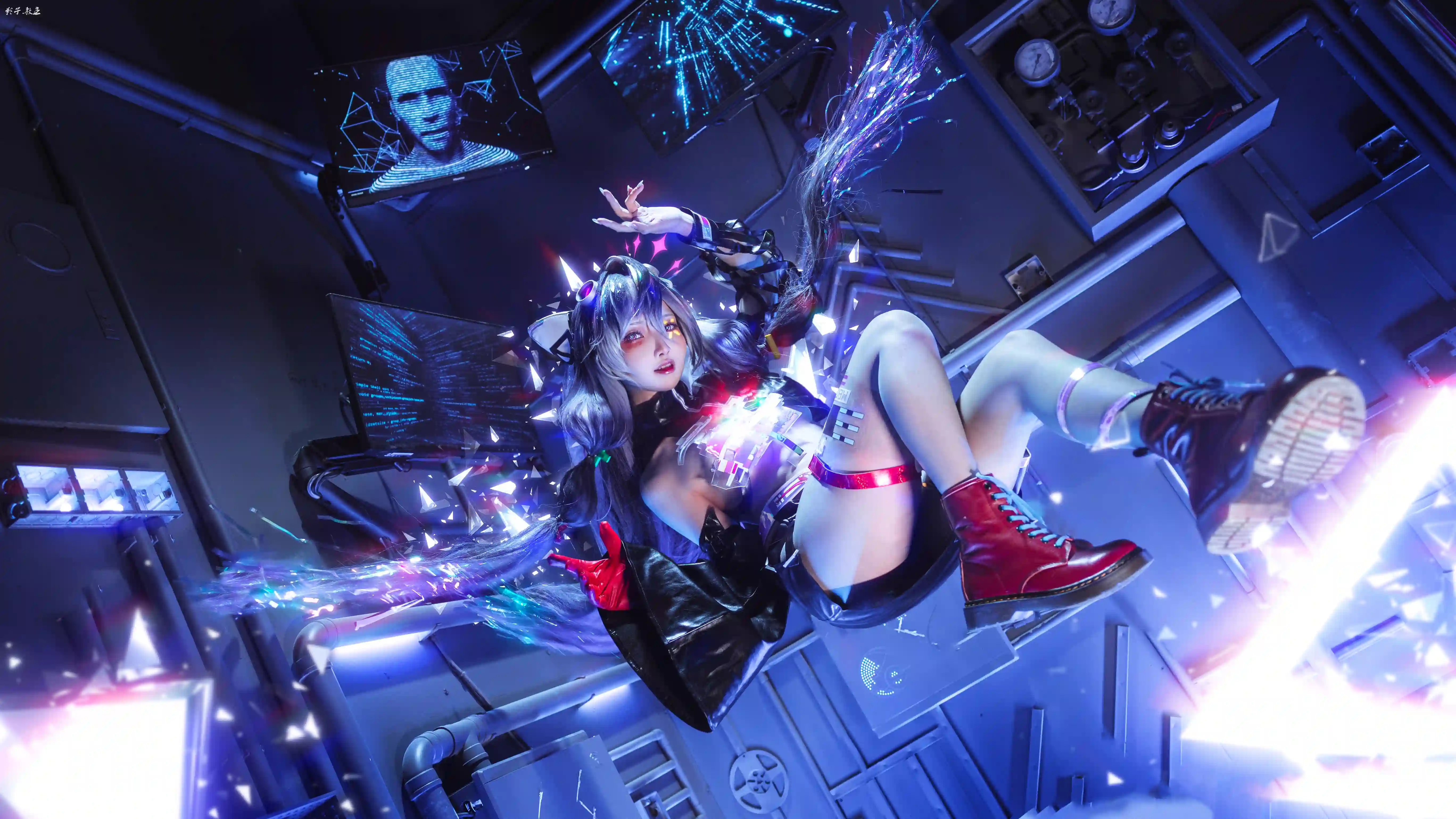 [COSplay]终于看向我了，再晚我就要入侵你的监视器，再占领你的视网膜咯~-二次元COS分享次元吧