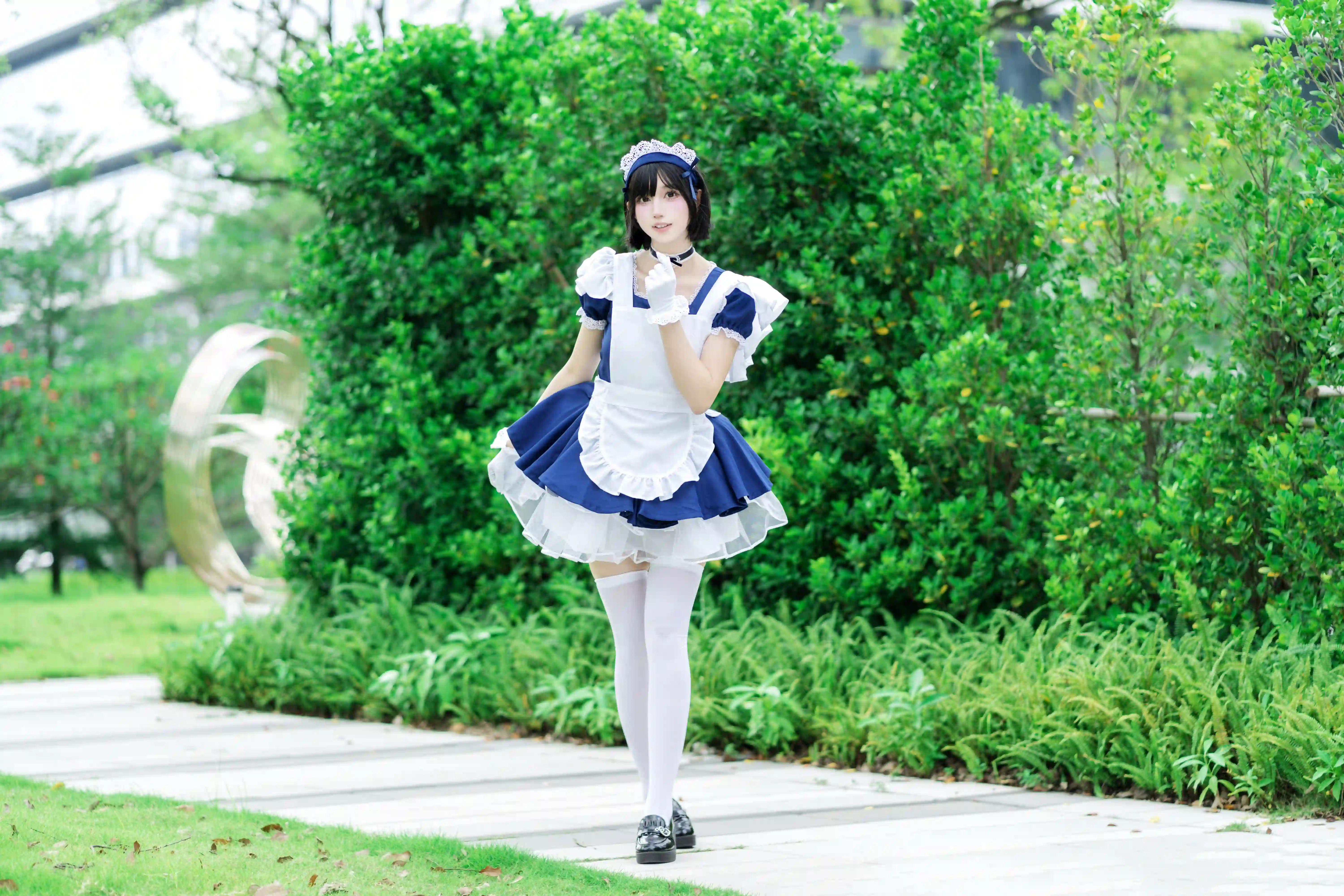 图片[6]-二次元COS分享[COSplay]超甜女仆-户外邂逅，甜度超标-二次元COS分享次元吧