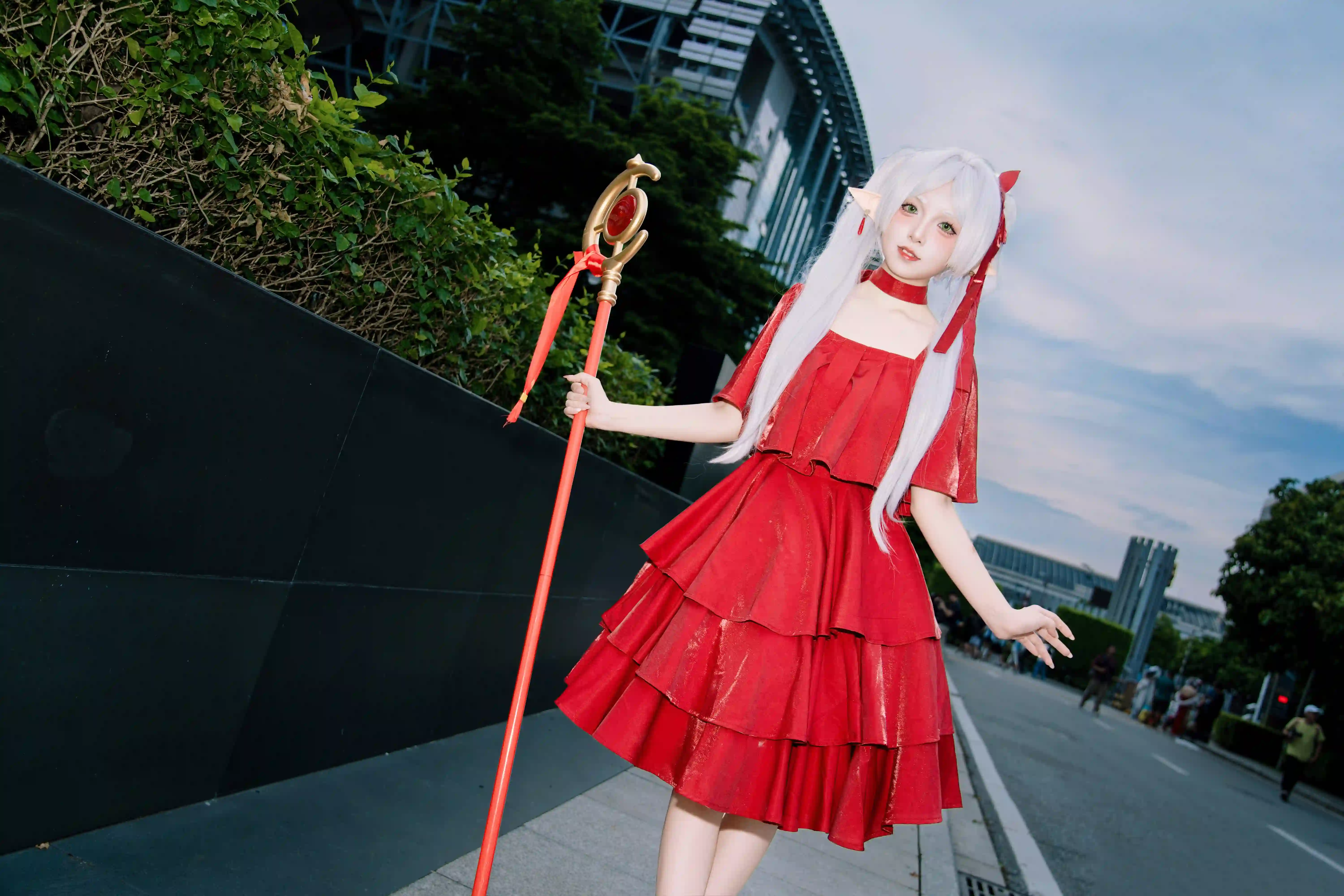 图片[1]-二次元COS分享[COSplay]葬送的芙莉莲 芙莉莲 红色礼服-二次元COS分享次元吧