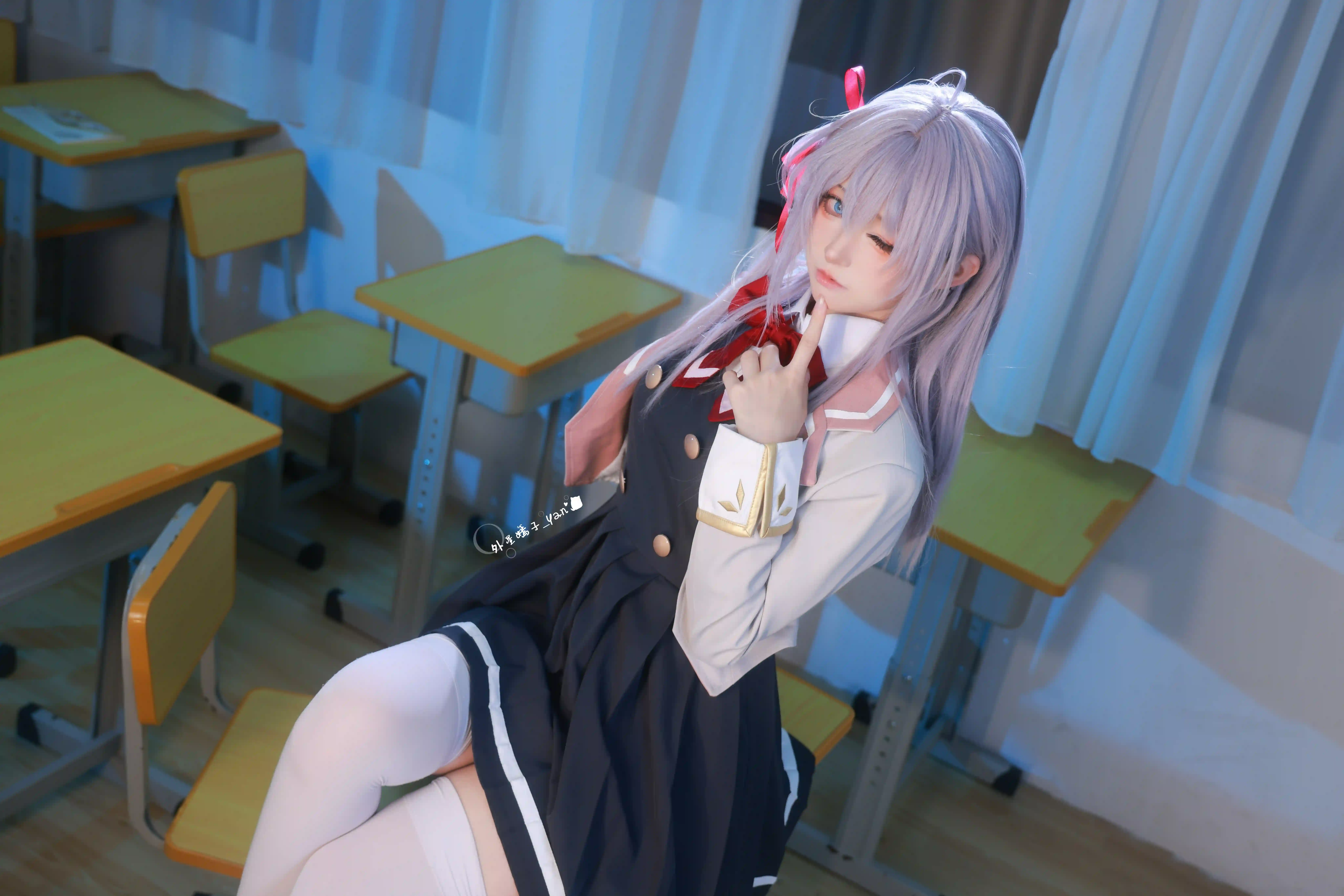 [COSplay]嗯哼？坐在你的课桌上也没问题吧！？这对你来说…应该是奖励？-二次元COS分享次元吧