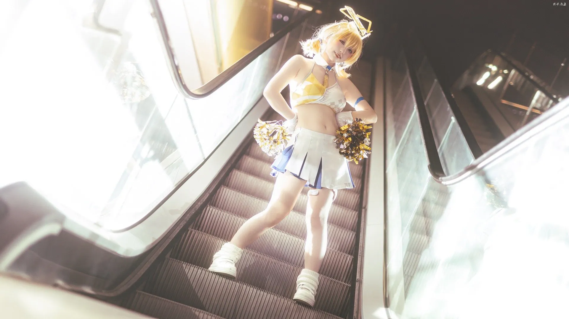 图片[2]-二次元COS分享[COSplay]摘摘摘掉了眼镜……看起……来很奇怪吗，老师？-二次元COS分享次元吧