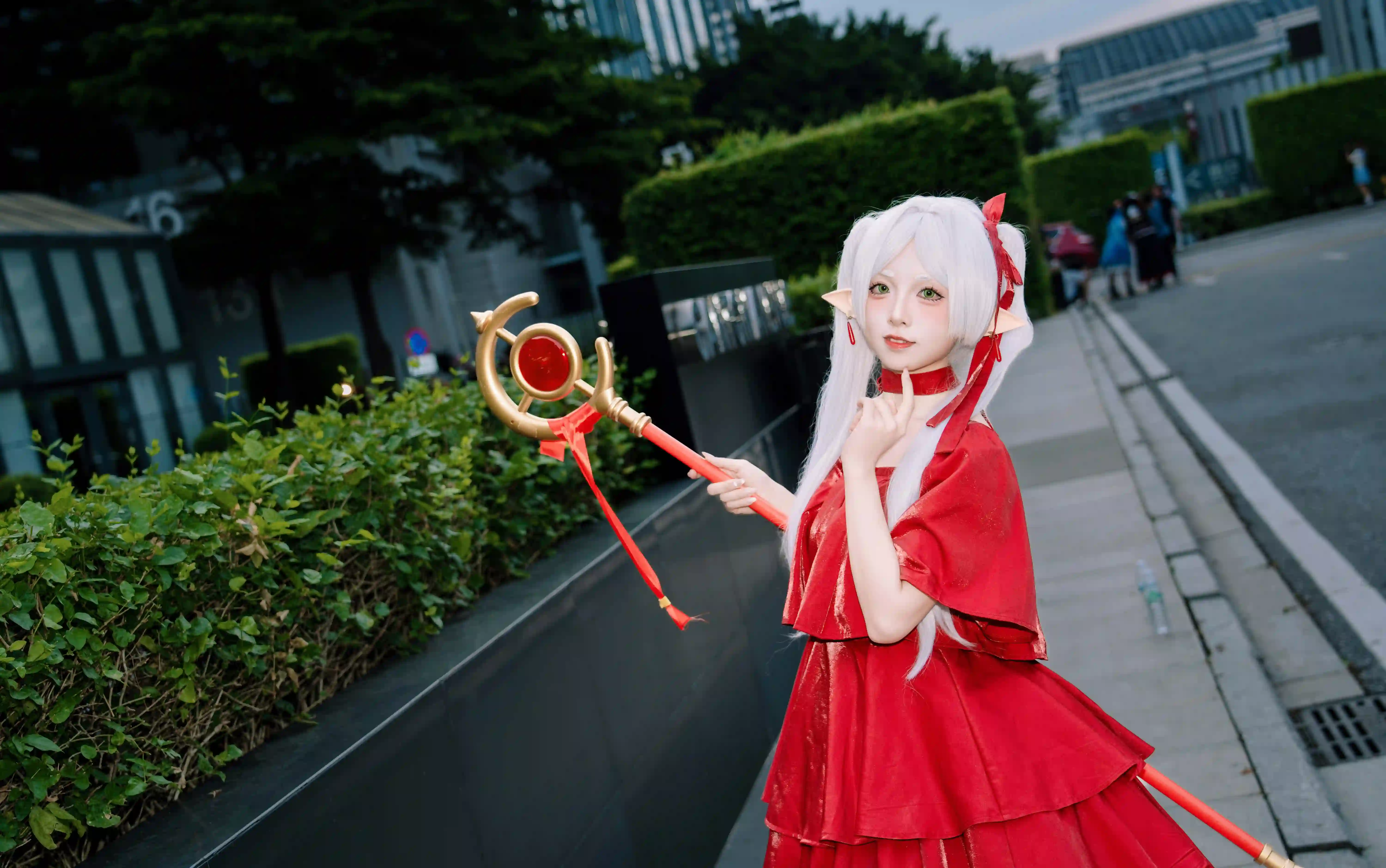 [COSplay]葬送的芙莉莲 芙莉莲 红色礼服-二次元COS分享次元吧