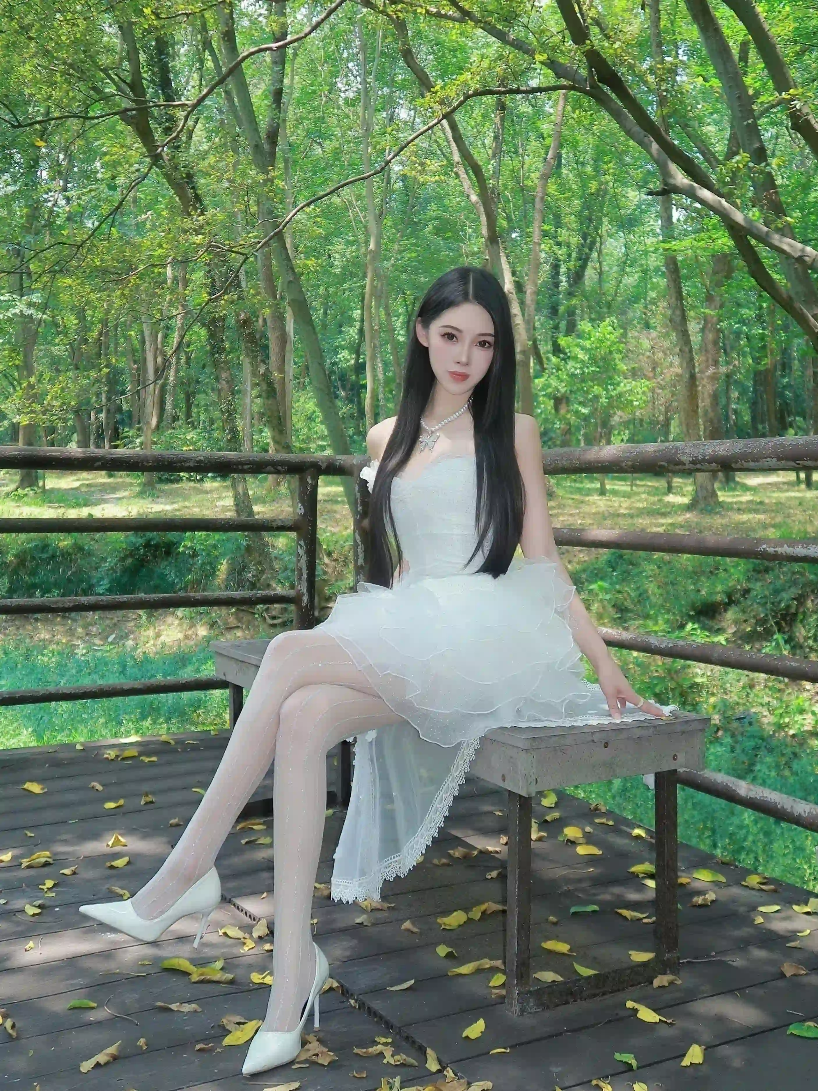 图片[1]-二次元COS分享纯白花嫁，在森林中邂逅浪漫-二次元COS分享次元吧