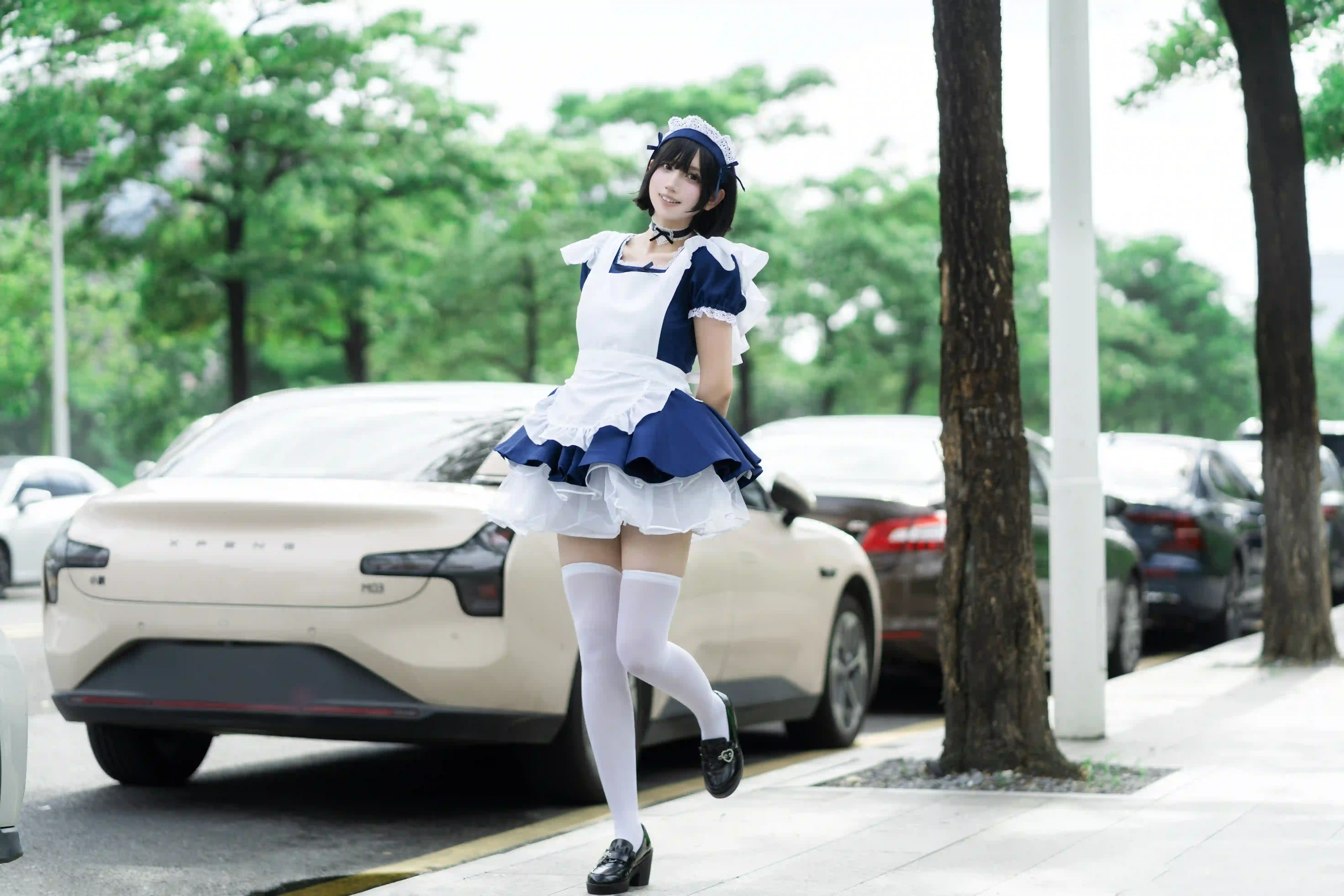 图片[5]-二次元COS分享[COSplay]超甜女仆-户外邂逅，甜度超标-二次元COS分享次元吧