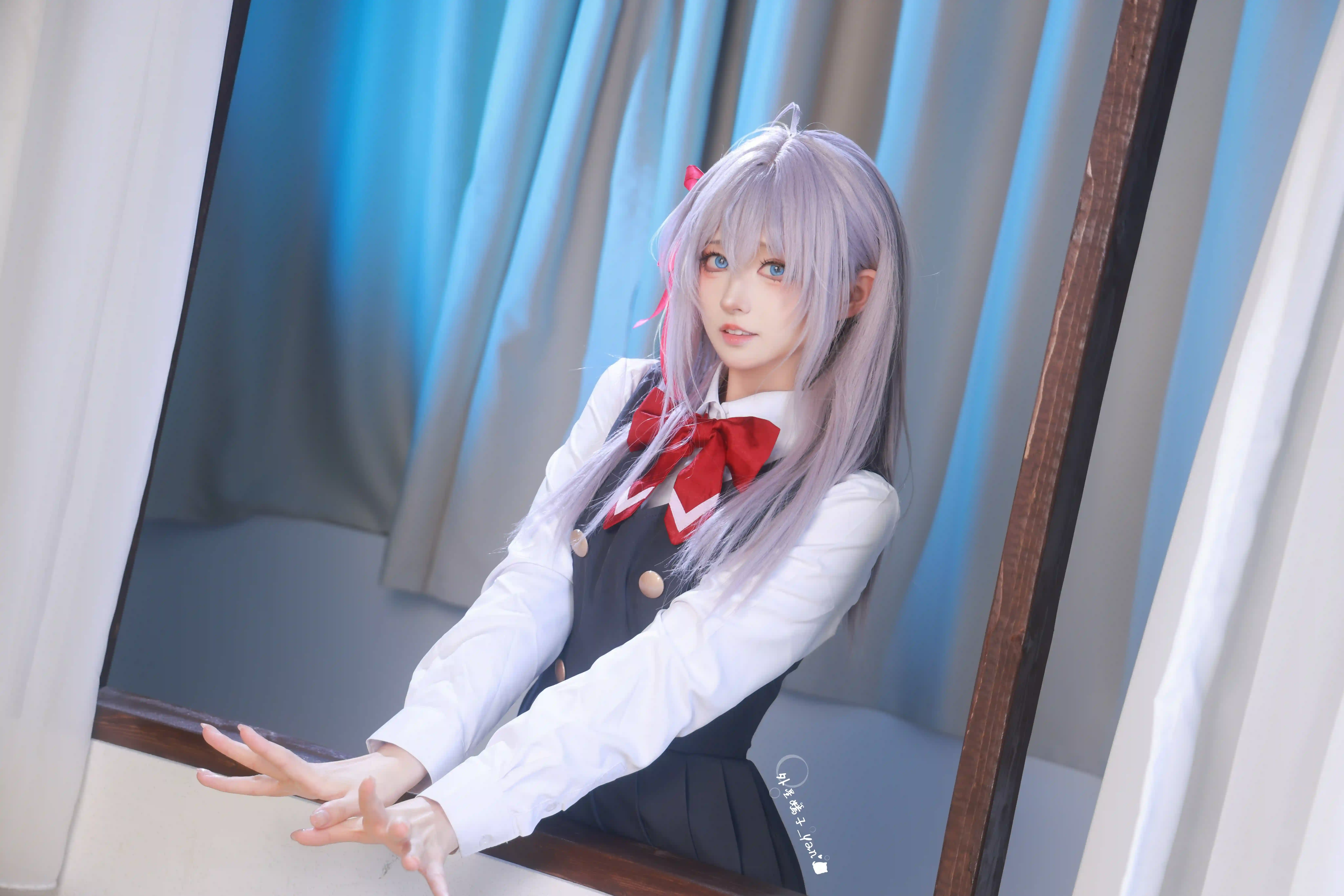 图片[2]-二次元COS分享[COSplay]嗯哼？坐在你的课桌上也没问题吧！？这对你来说…应该是奖励？-二次元COS分享次元吧